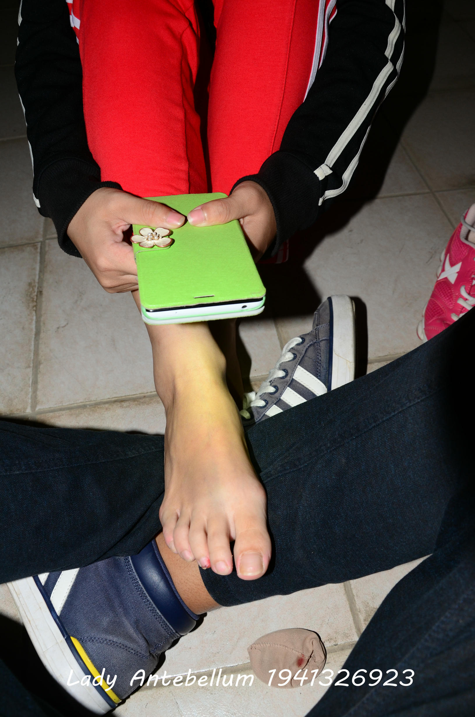 [战前女神] 恋足美腿棉袜女神级摄影套图 079 [115P-261MB]_第6集