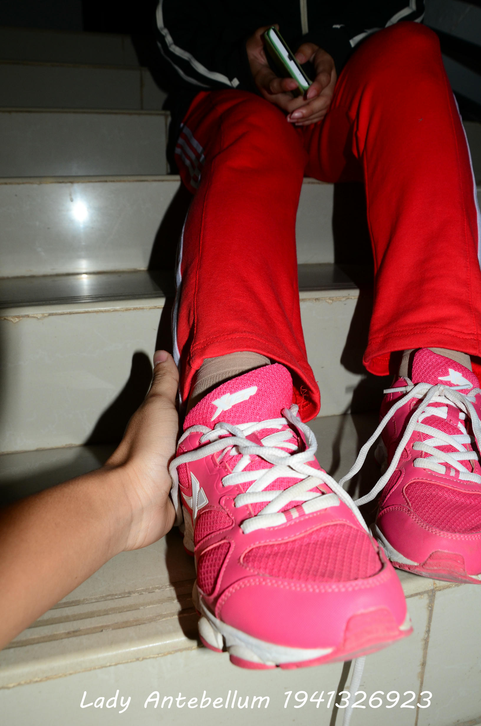 [战前女神] 恋足美腿棉袜女神级摄影套图 079 [115P-261MB]_第2集