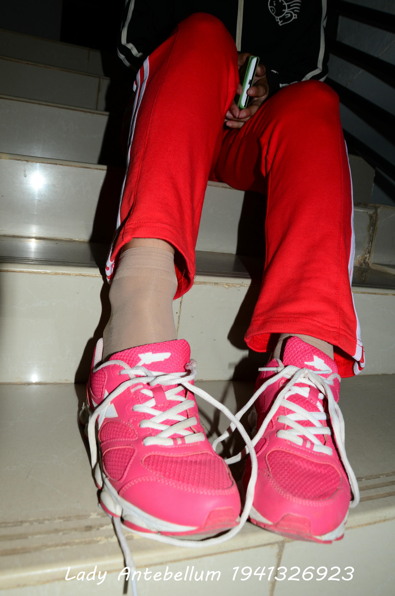 [战前女神] 恋足美腿棉袜女神级摄影套图 079 [115P-261MB]_第2集