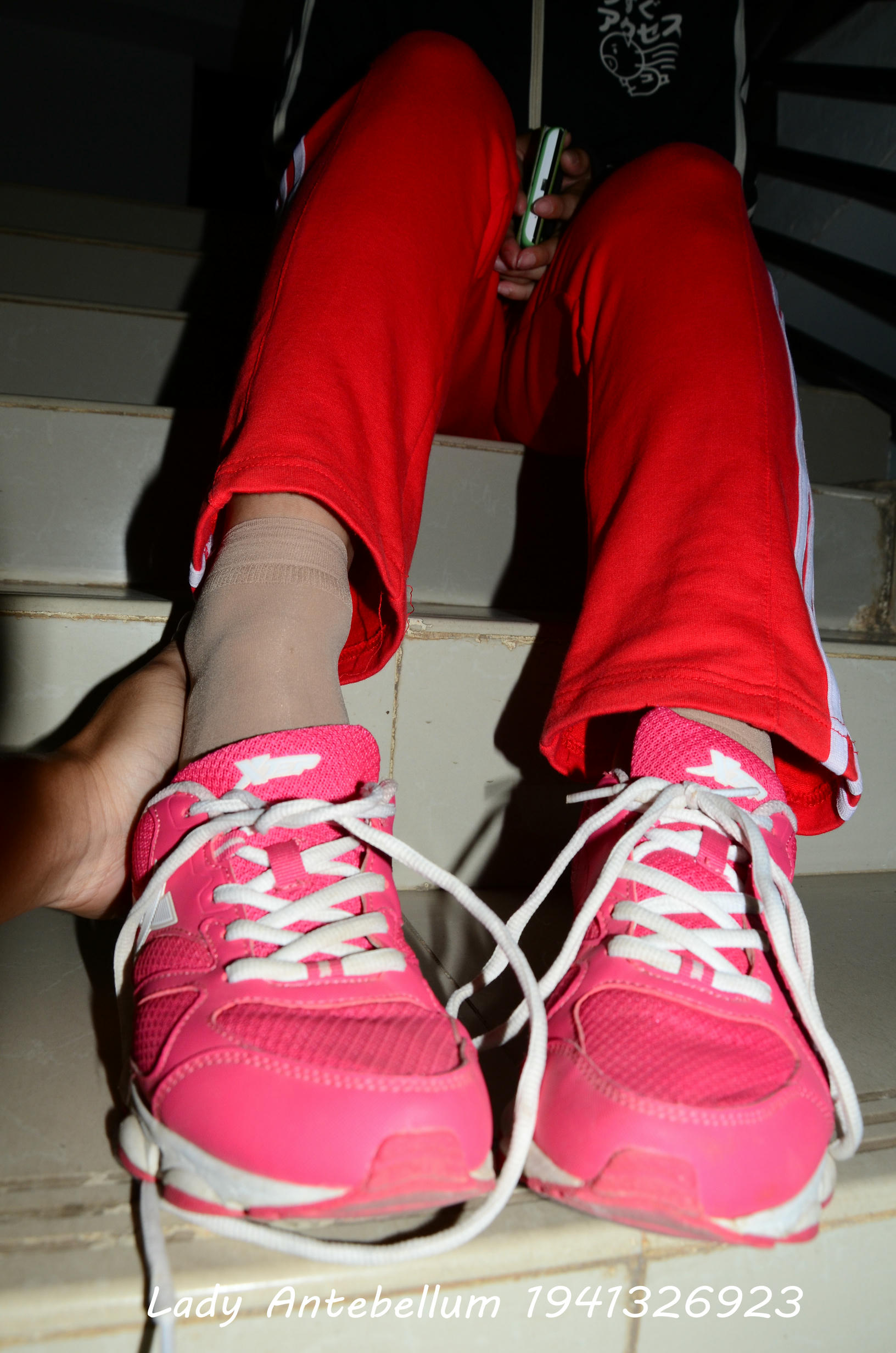 [战前女神] 恋足美腿棉袜女神级摄影套图 079 [115P-261MB]_第2集