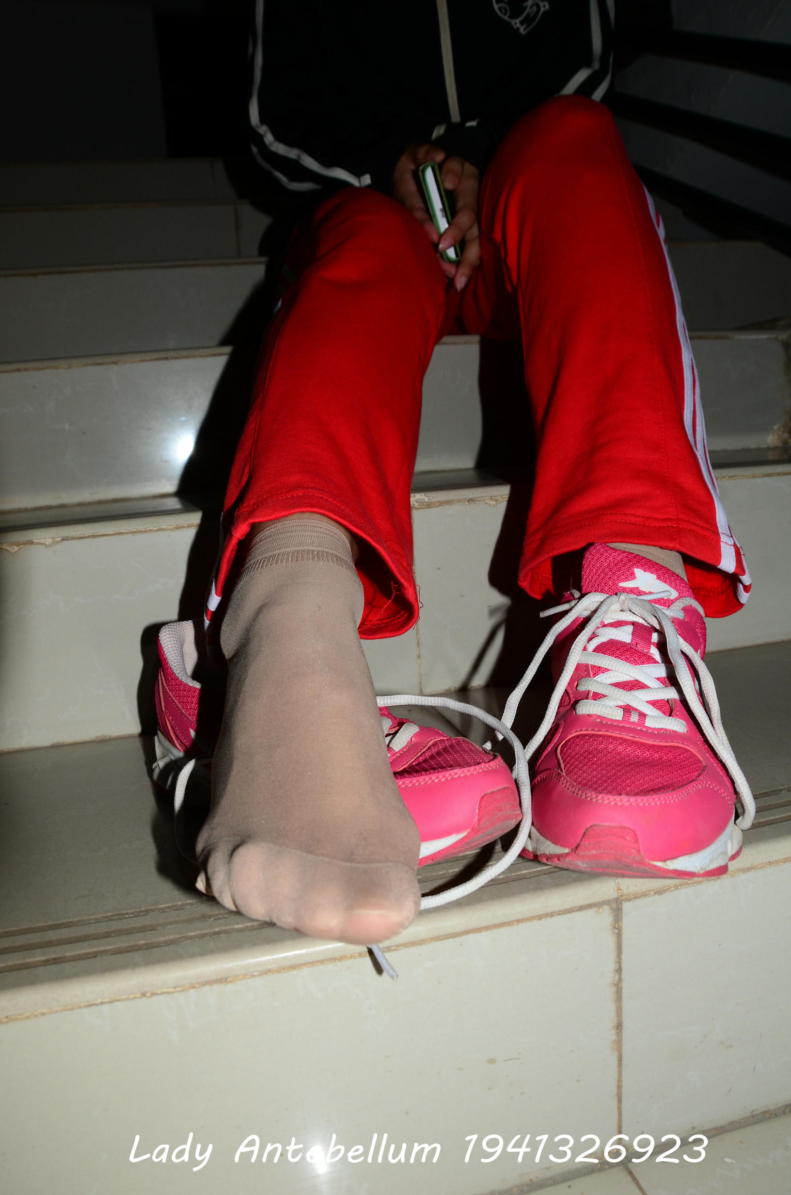 [战前女神] 恋足美腿棉袜女神级摄影套图 079 [115P-261MB]_第2集