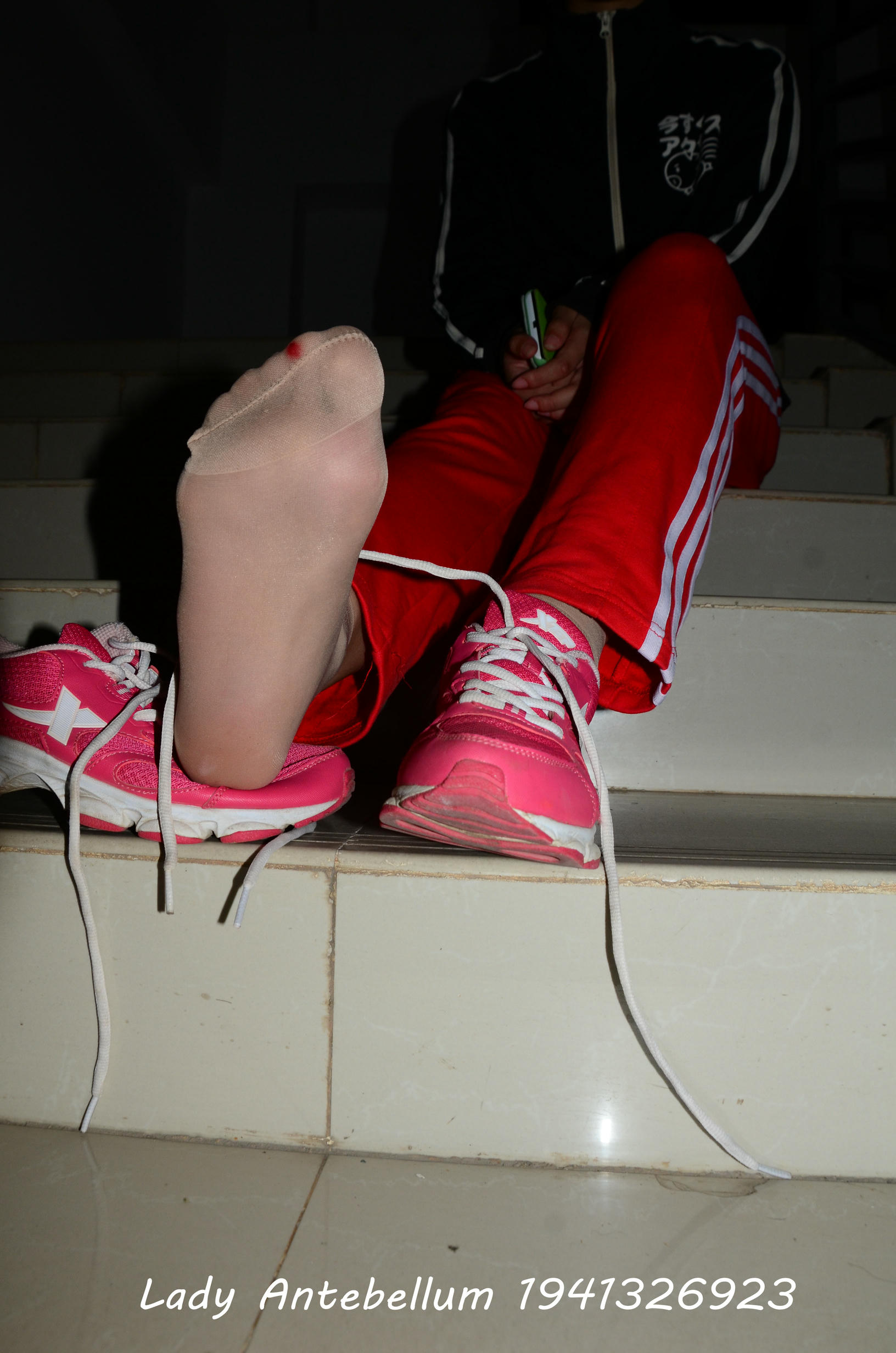 [战前女神] 恋足美腿棉袜女神级摄影套图 079 [115P-261MB]_第3集