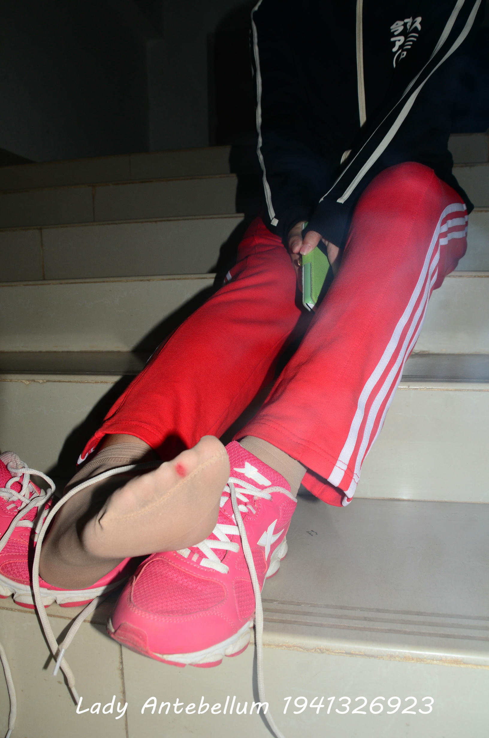 [战前女神] 恋足美腿棉袜女神级摄影套图 079 [115P-261MB]_第3集