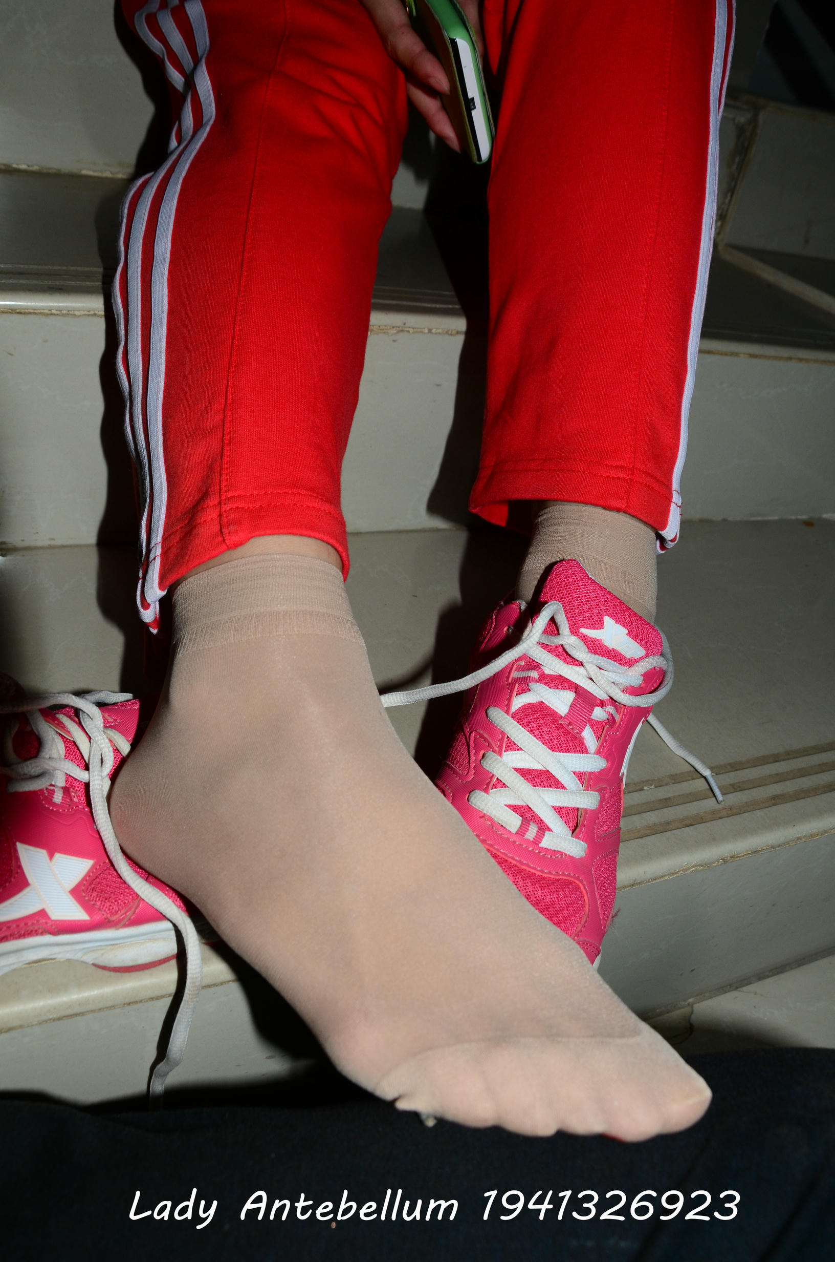 [战前女神] 恋足美腿棉袜女神级摄影套图 079 [115P-261MB]_第3集