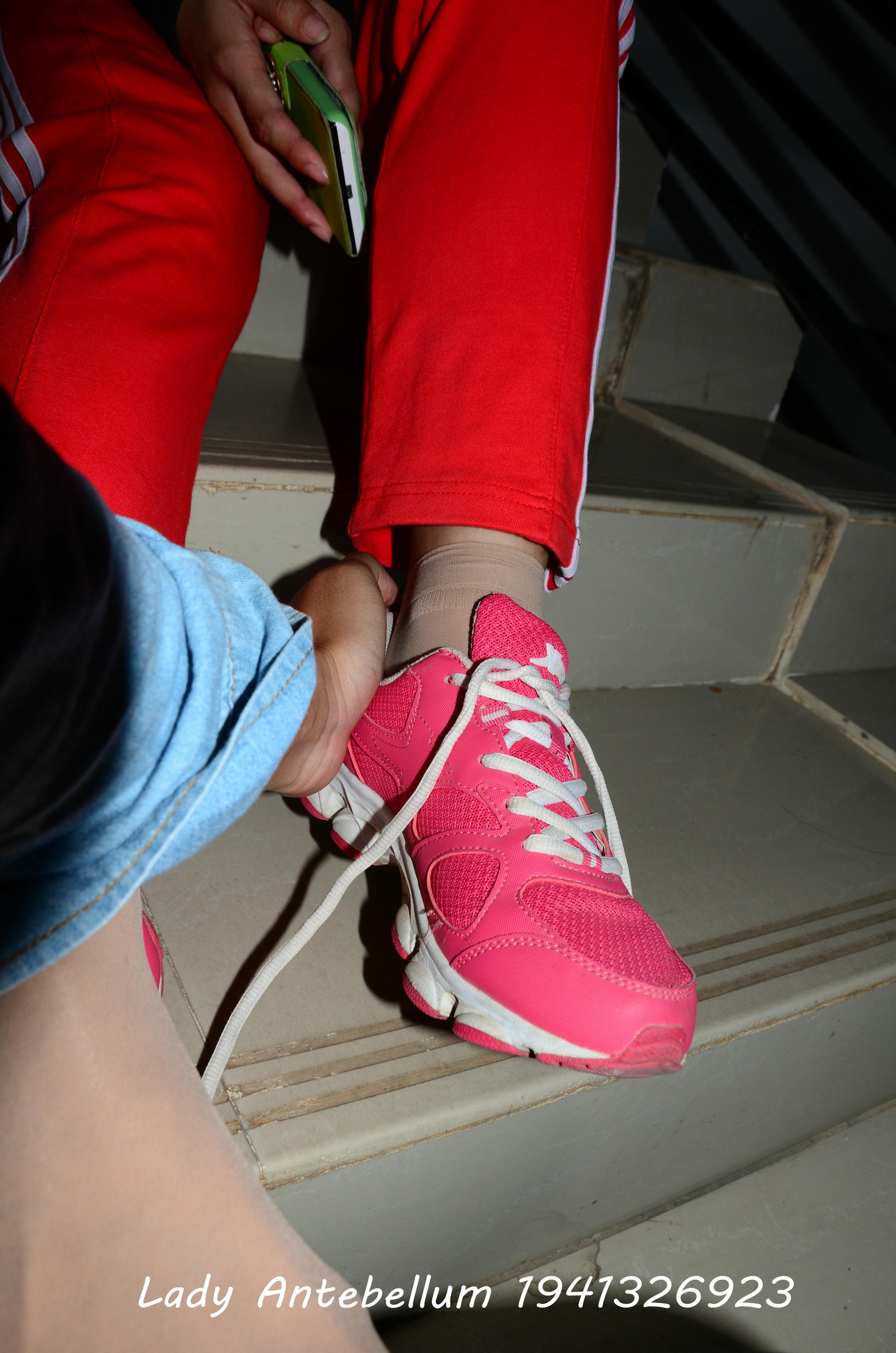 [战前女神] 恋足美腿棉袜女神级摄影套图 079 [115P-261MB]_第4集