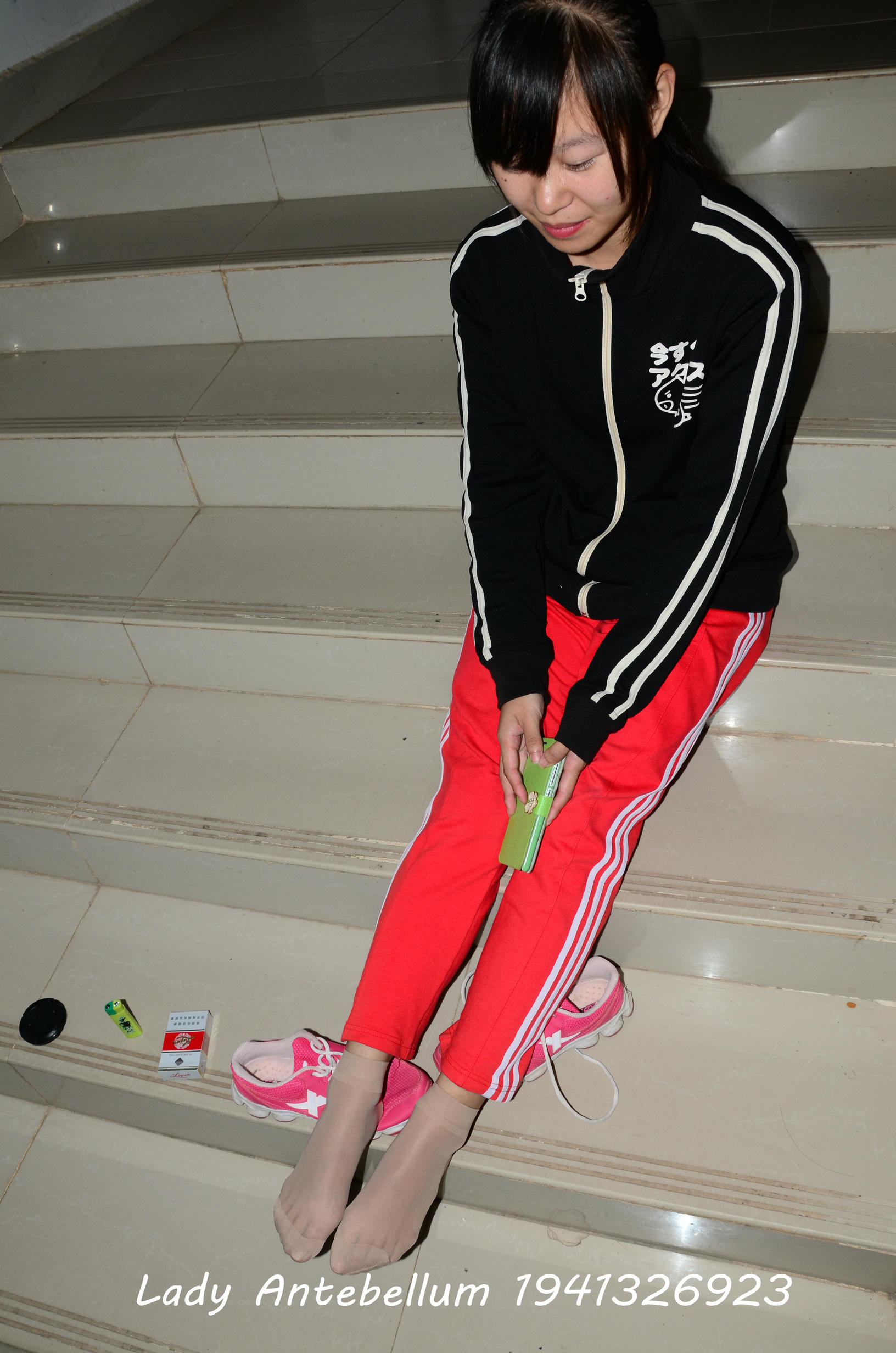 [战前女神] 恋足美腿棉袜女神级摄影套图 079 [115P-261MB]_第4集