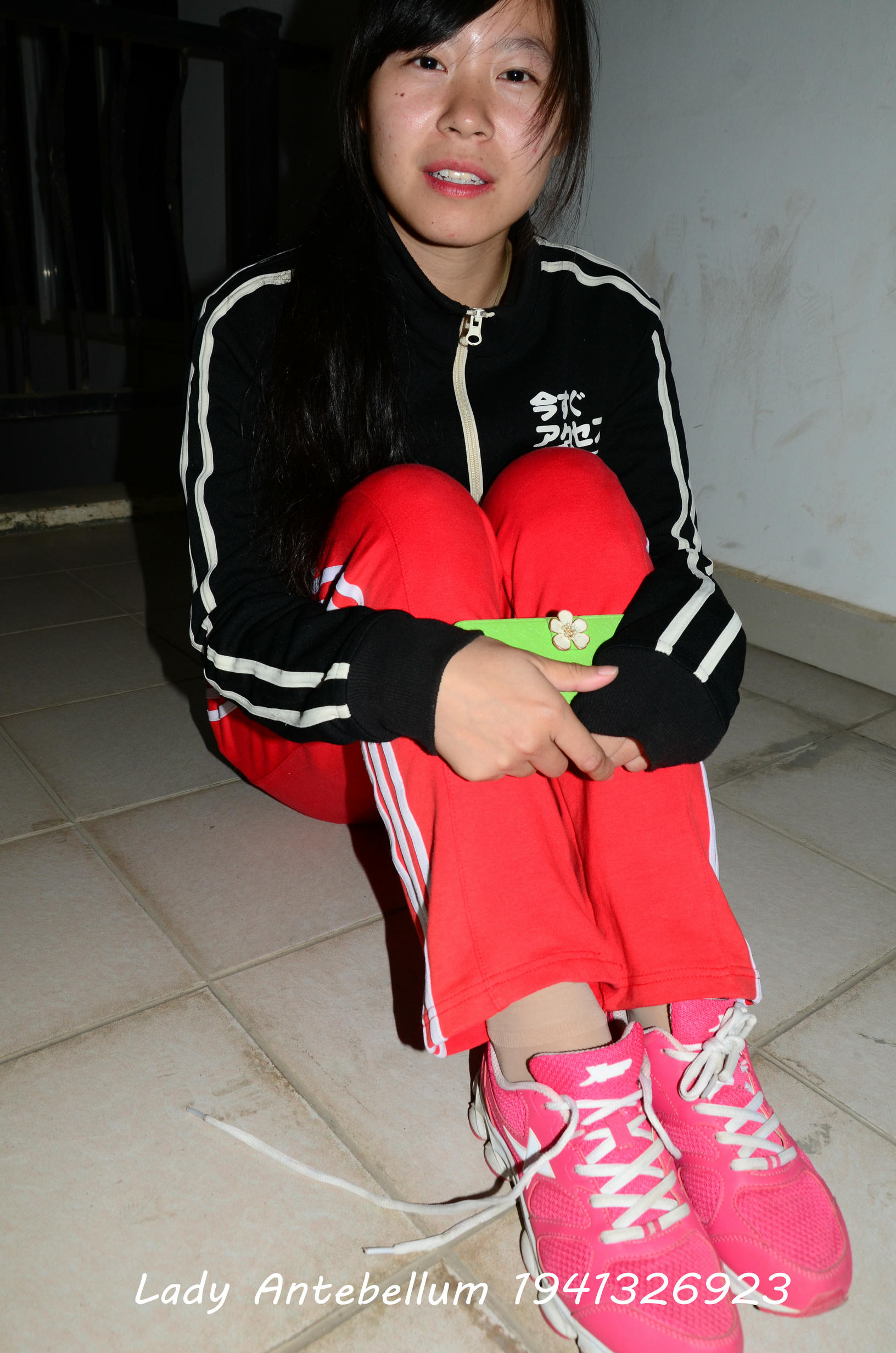 [战前女神] 恋足美腿棉袜女神级摄影套图 079 [115P-261MB]_第4集