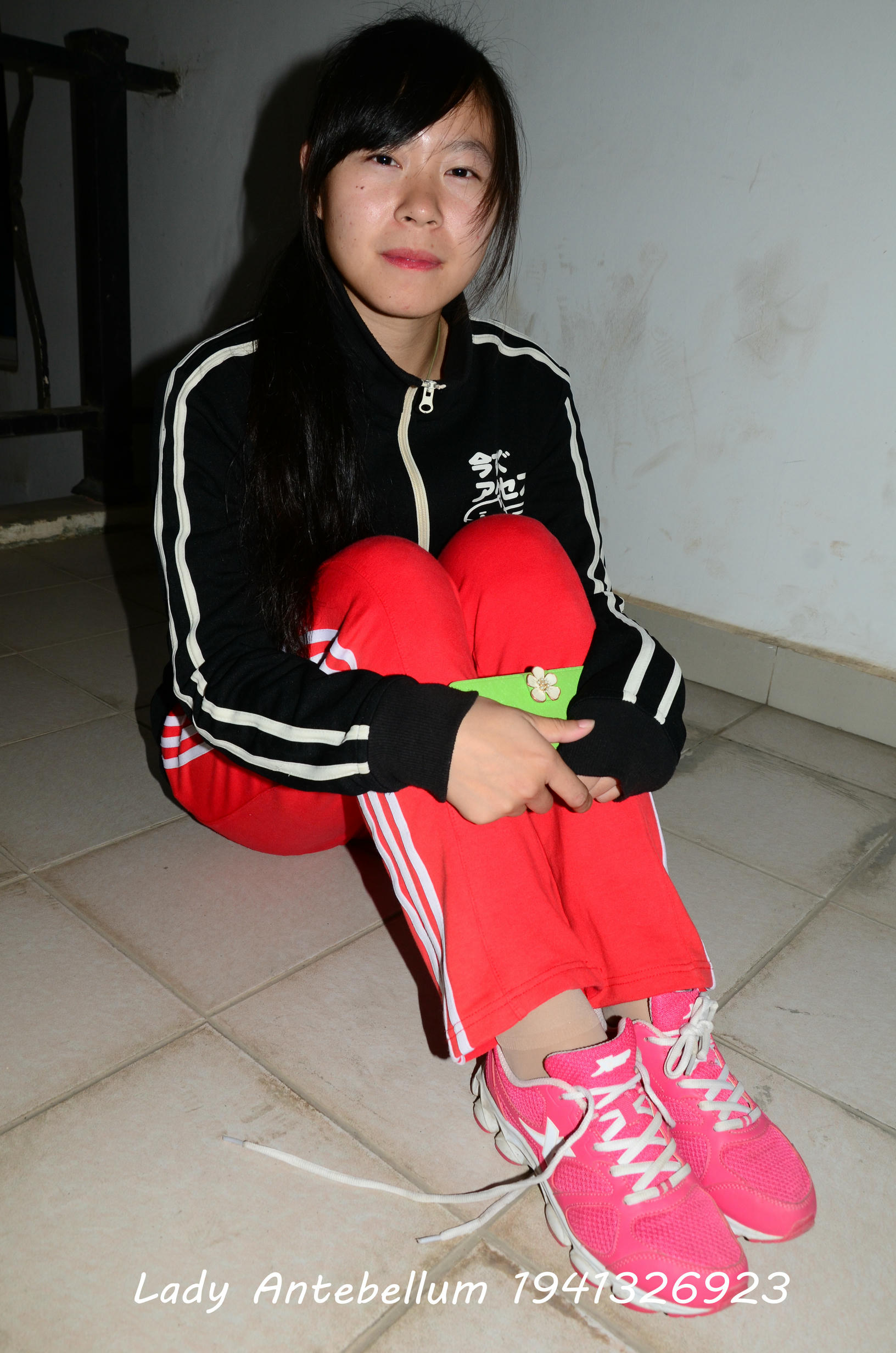 [战前女神] 恋足美腿棉袜女神级摄影套图 079 [115P-261MB]_第4集