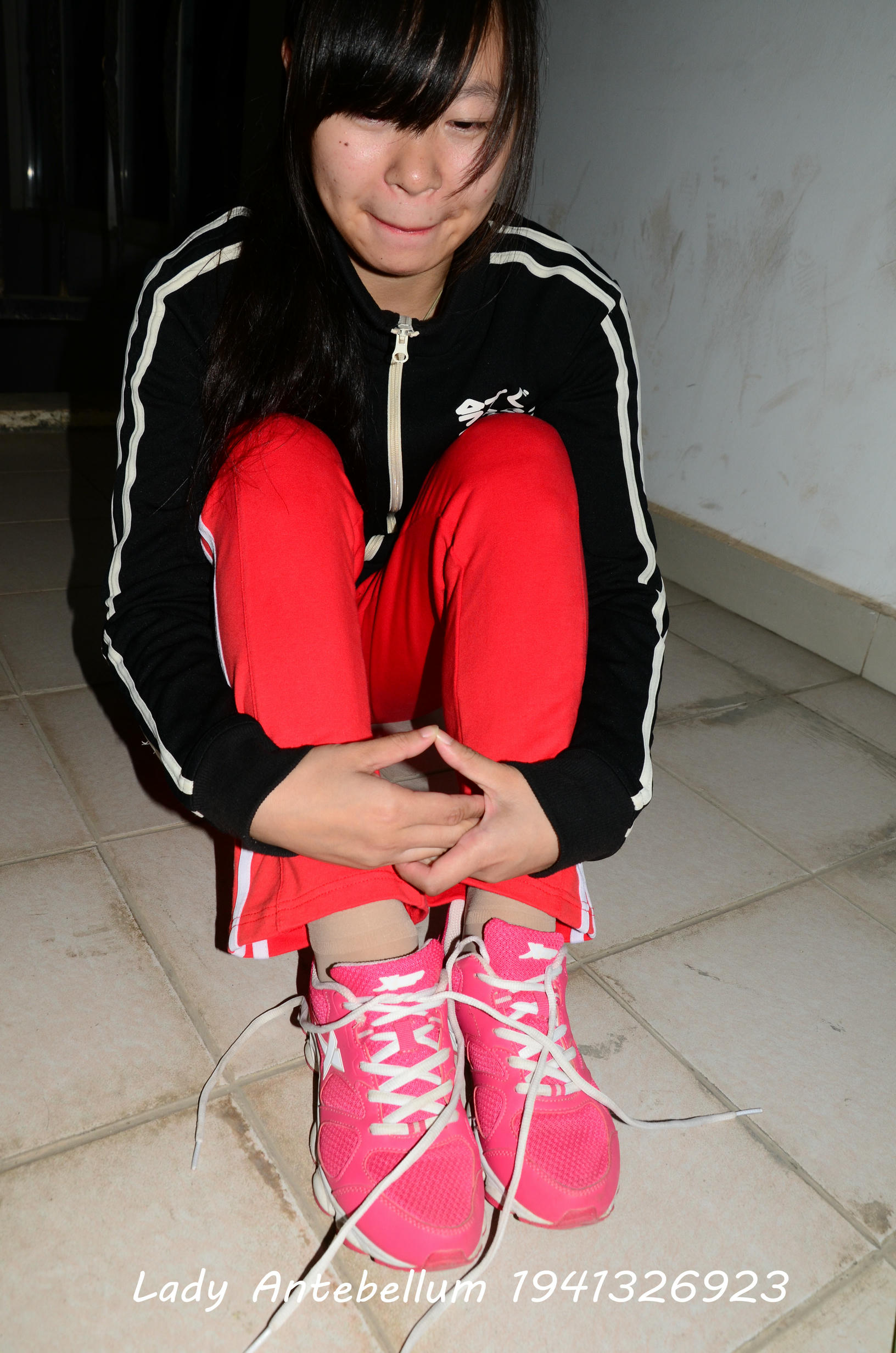 [战前女神] 恋足美腿棉袜女神级摄影套图 079 [115P-261MB]_第4集