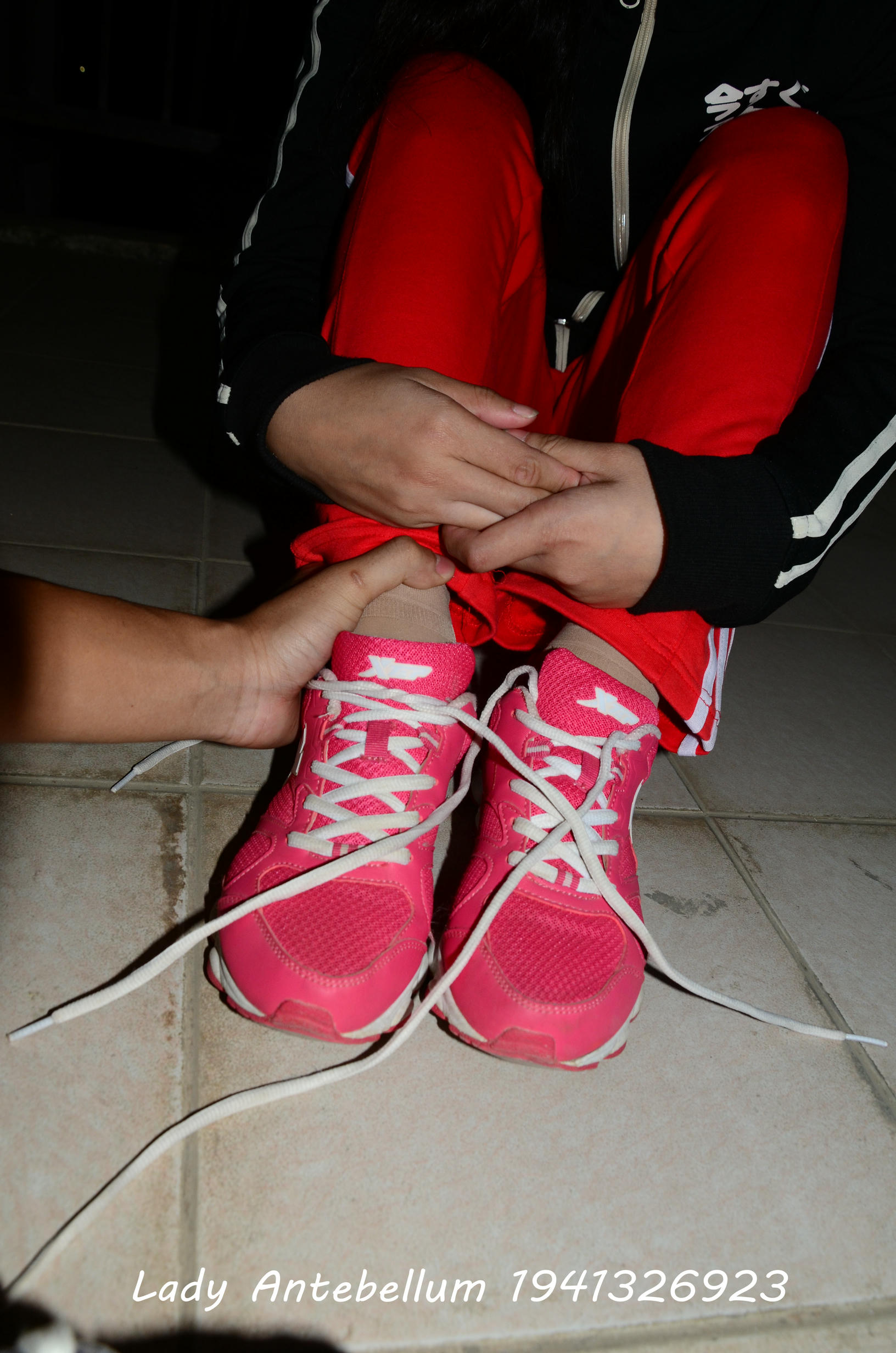 [战前女神] 恋足美腿棉袜女神级摄影套图 079 [115P-261MB]_第5集