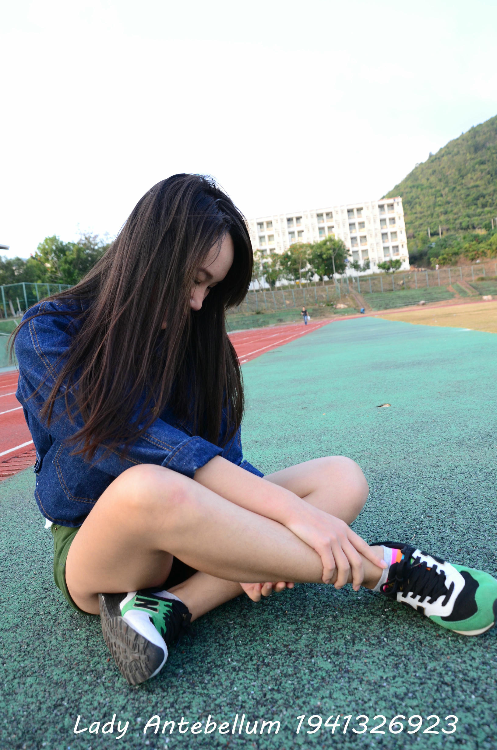 [战前女神] 恋足美腿棉袜女神级摄影套图 080 [132P-294MB]_第1集