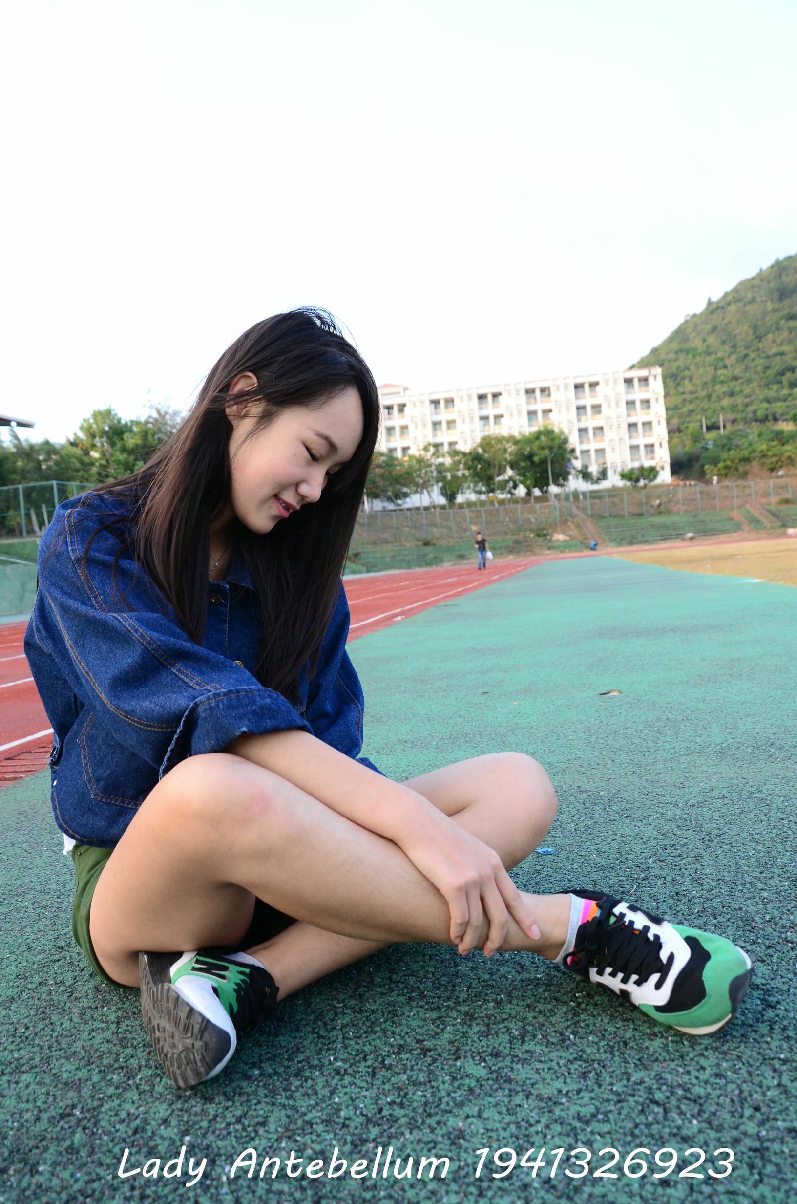 [战前女神] 恋足美腿棉袜女神级摄影套图 080 [132P-294MB]_第1集