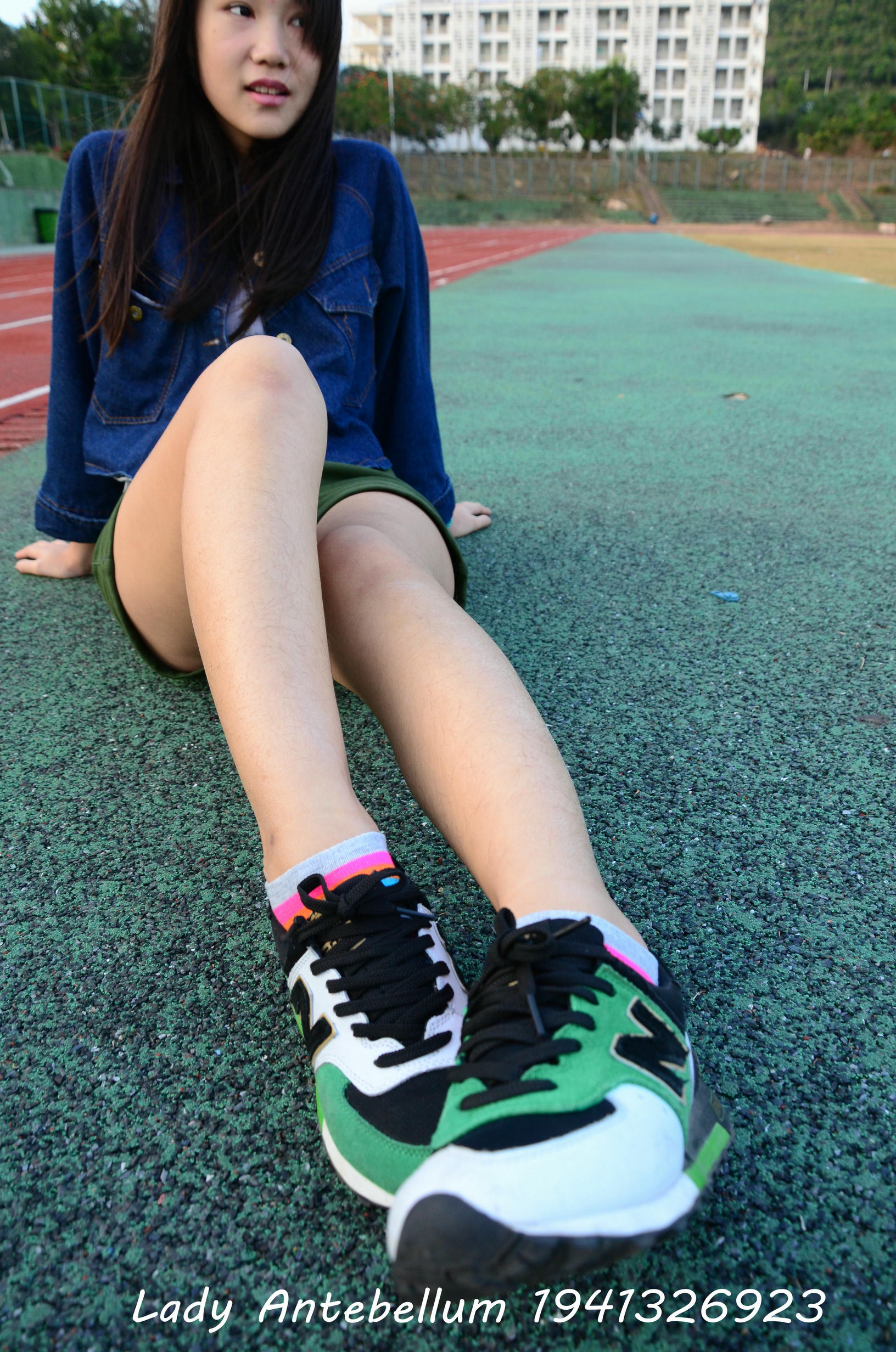 [战前女神] 恋足美腿棉袜女神级摄影套图 080 [132P-294MB]_第2集