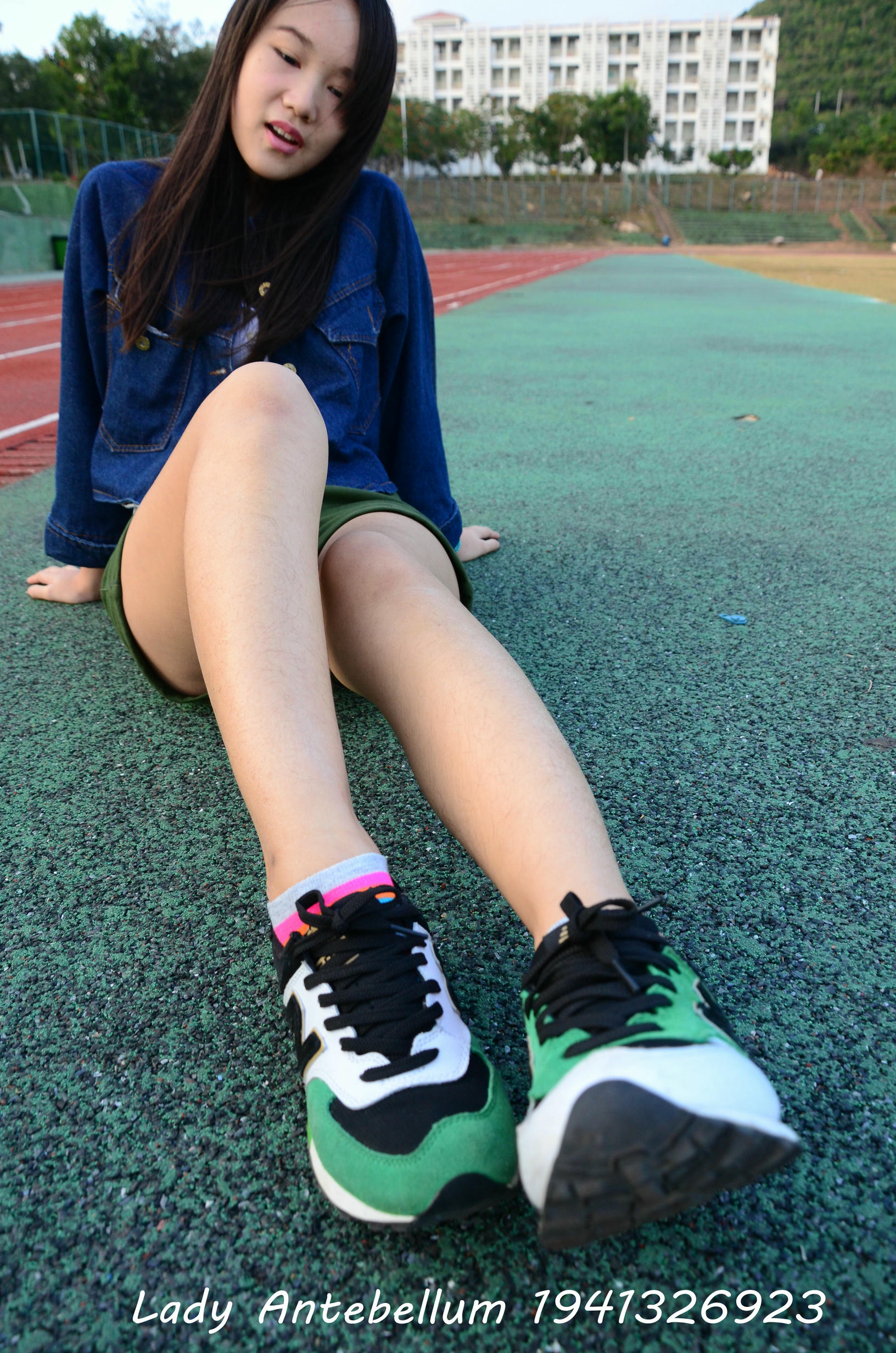 [战前女神] 恋足美腿棉袜女神级摄影套图 080 [132P-294MB]_第2集