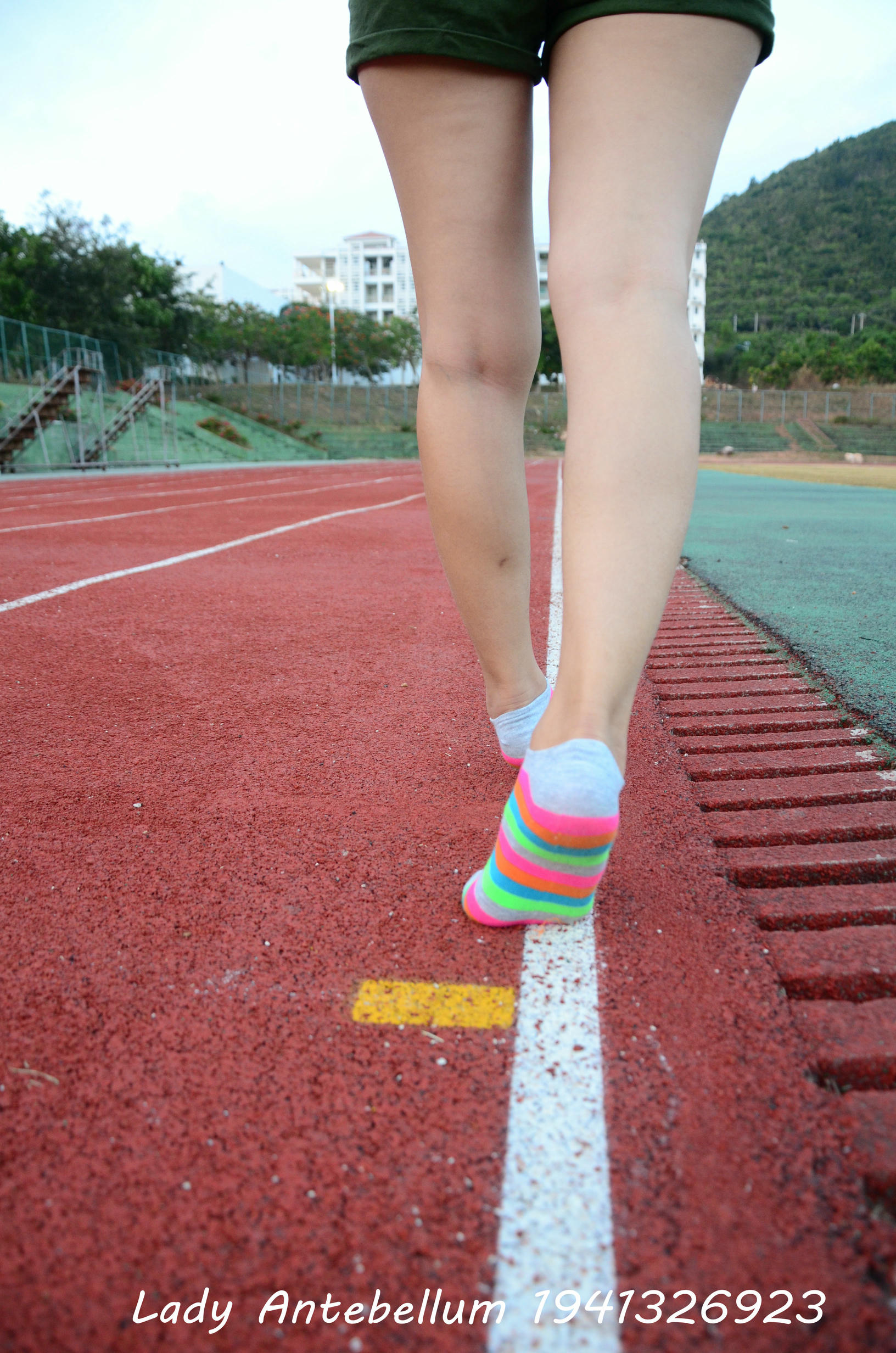 [战前女神] 恋足美腿棉袜女神级摄影套图 080 [132P-294MB]_第5集