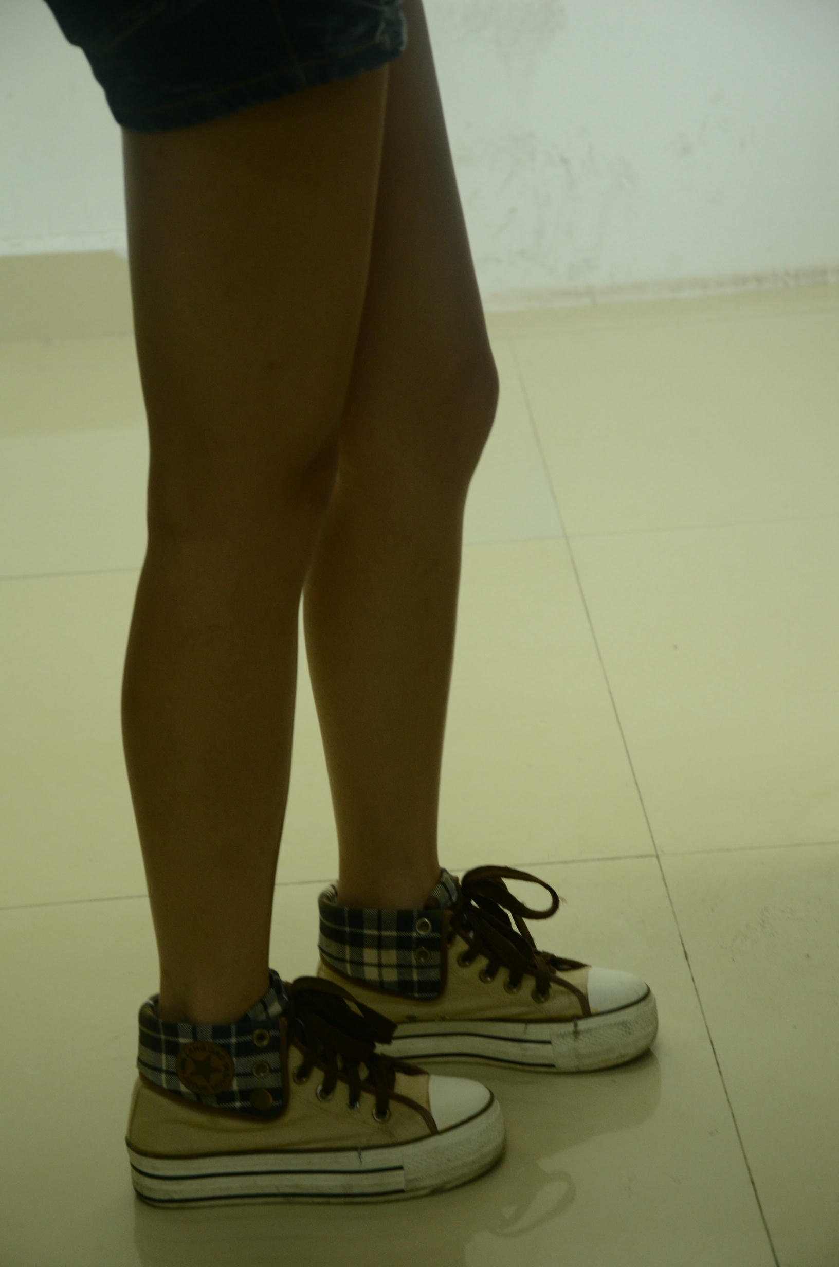 [战前女神] 恋足美腿棉袜女神级摄影套图 081 [104P-153MB]_第1集