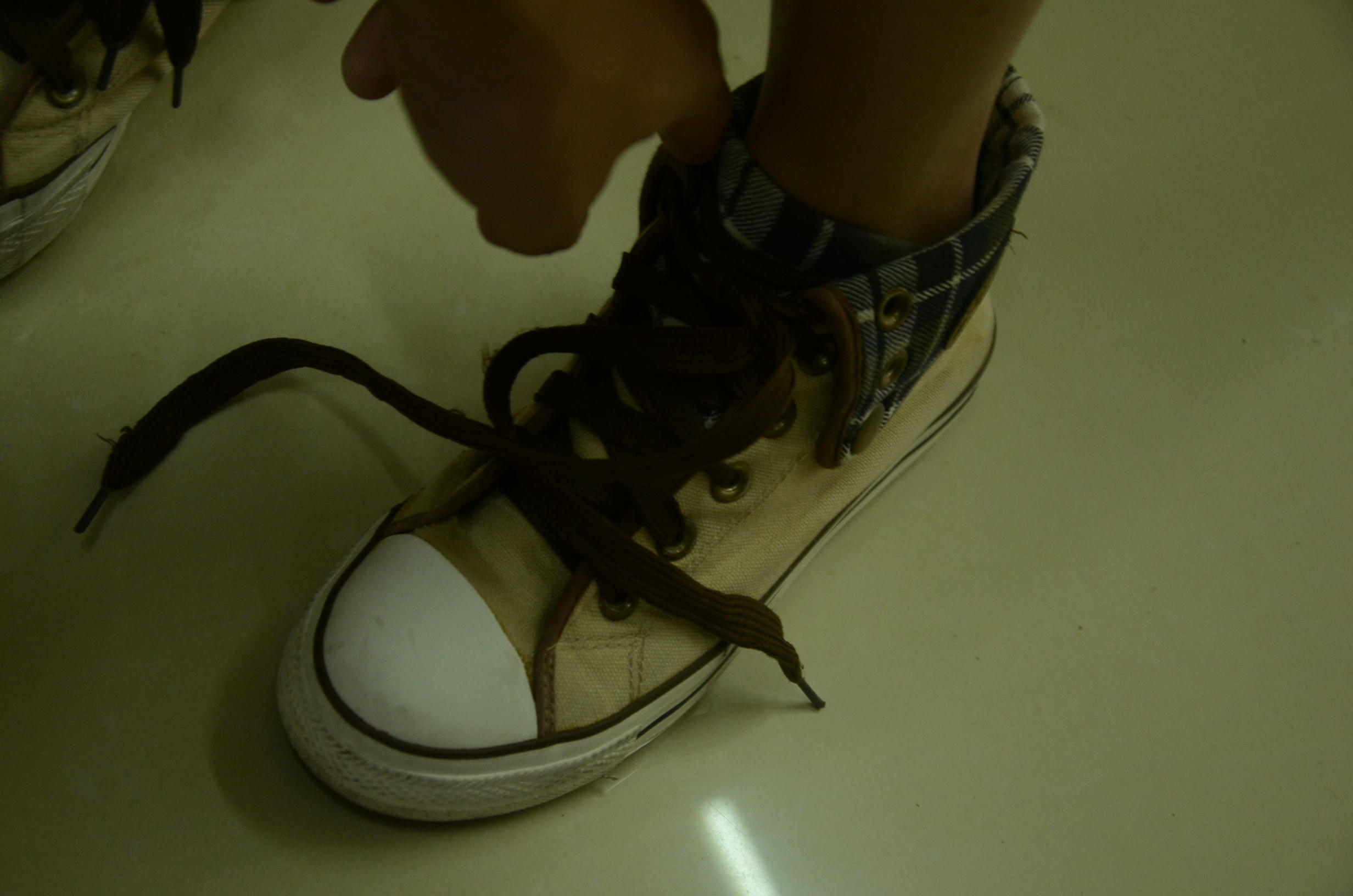 [战前女神] 恋足美腿棉袜女神级摄影套图 081 [104P-153MB]_第1集