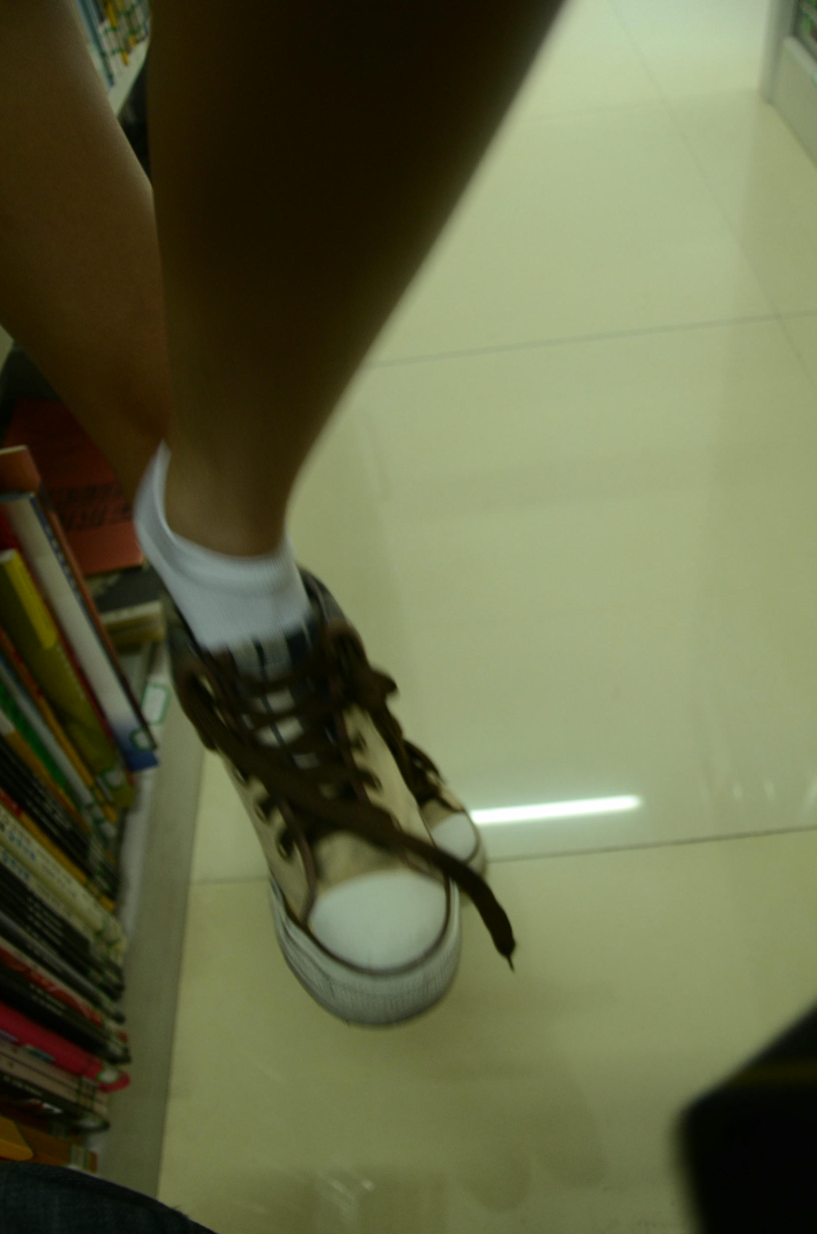 [战前女神] 恋足美腿棉袜女神级摄影套图 081 [104P-153MB]_第2集