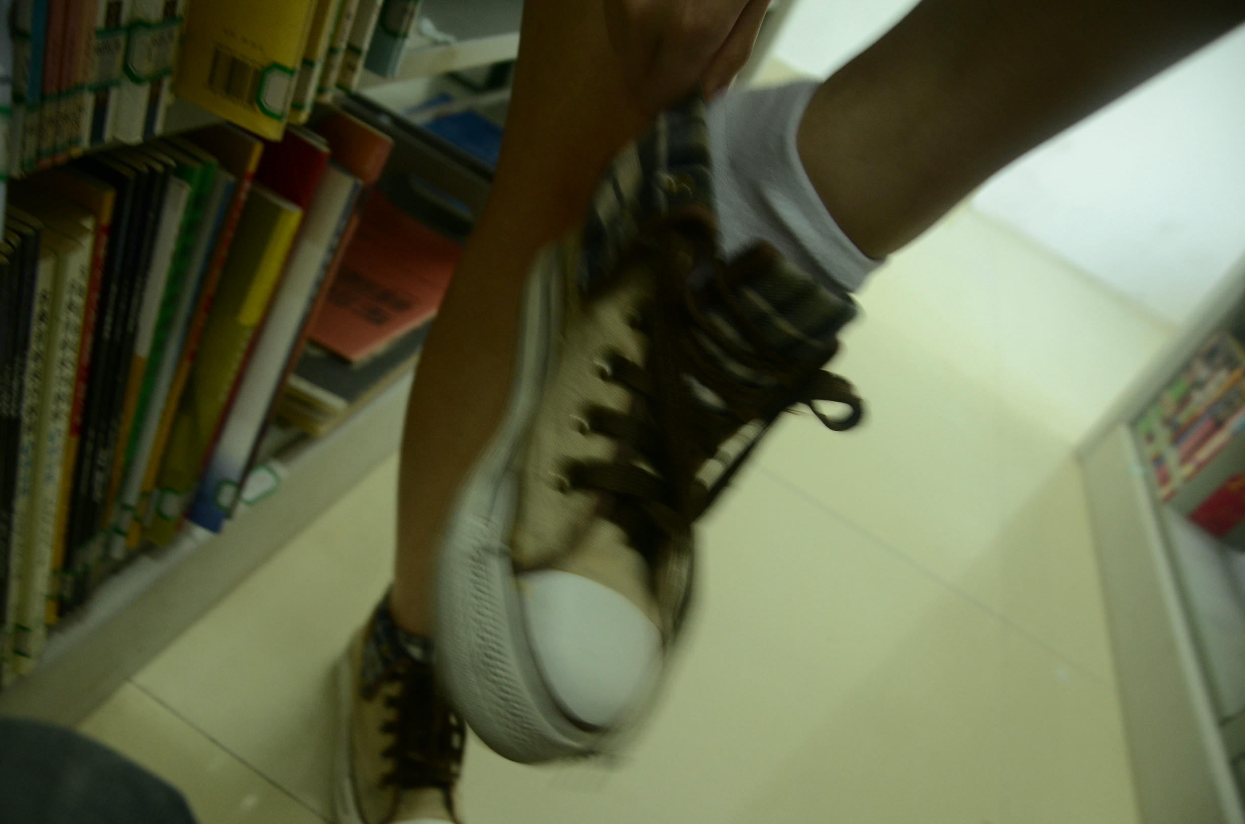 [战前女神] 恋足美腿棉袜女神级摄影套图 081 [104P-153MB]_第2集