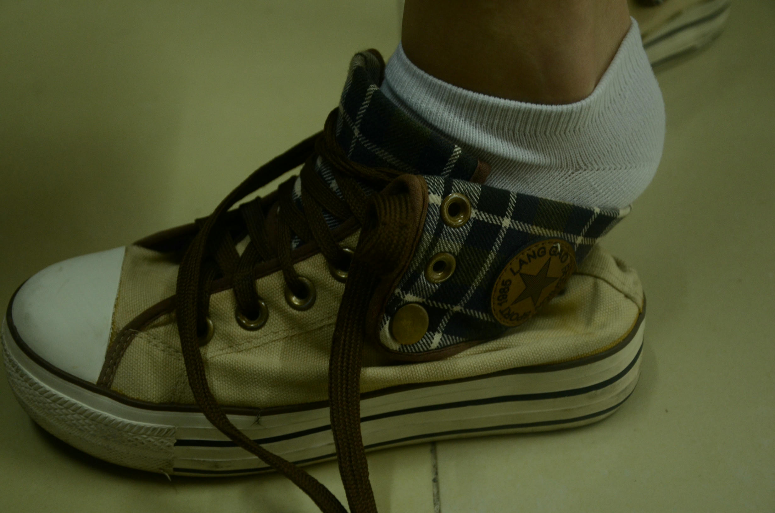 [战前女神] 恋足美腿棉袜女神级摄影套图 081 [104P-153MB]_第2集