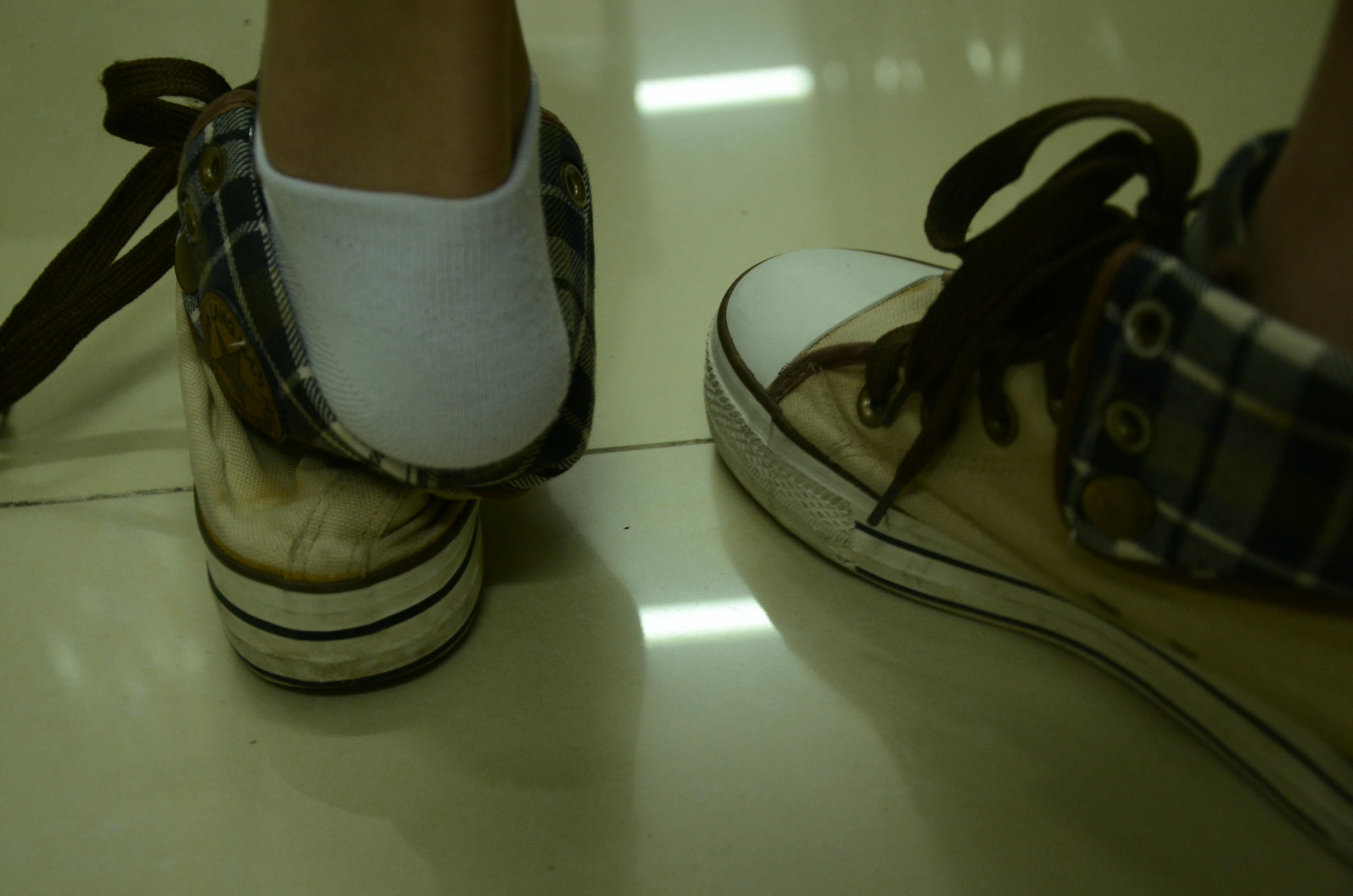 [战前女神] 恋足美腿棉袜女神级摄影套图 081 [104P-153MB]_第2集