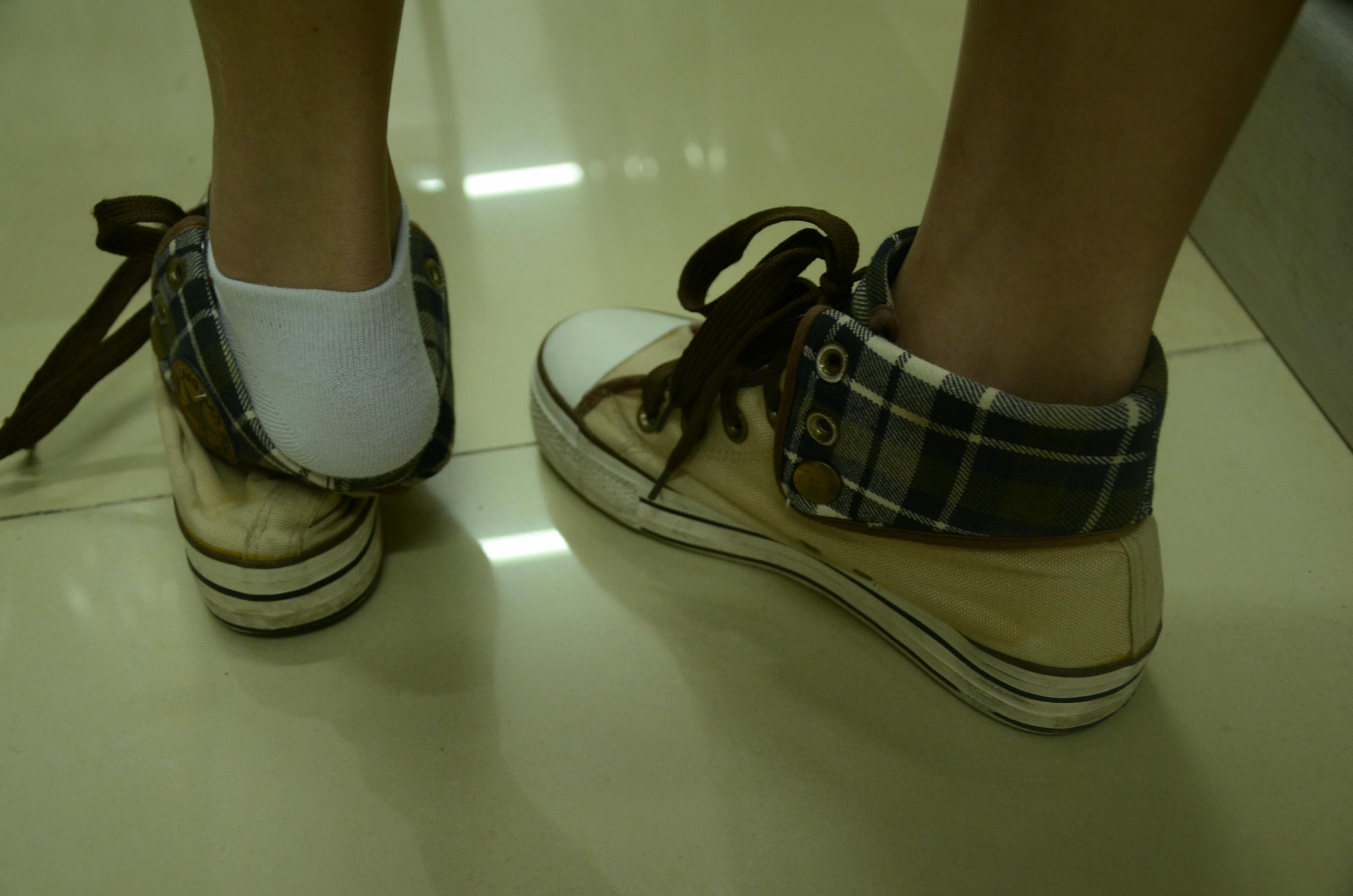 [战前女神] 恋足美腿棉袜女神级摄影套图 081 [104P-153MB]_第2集