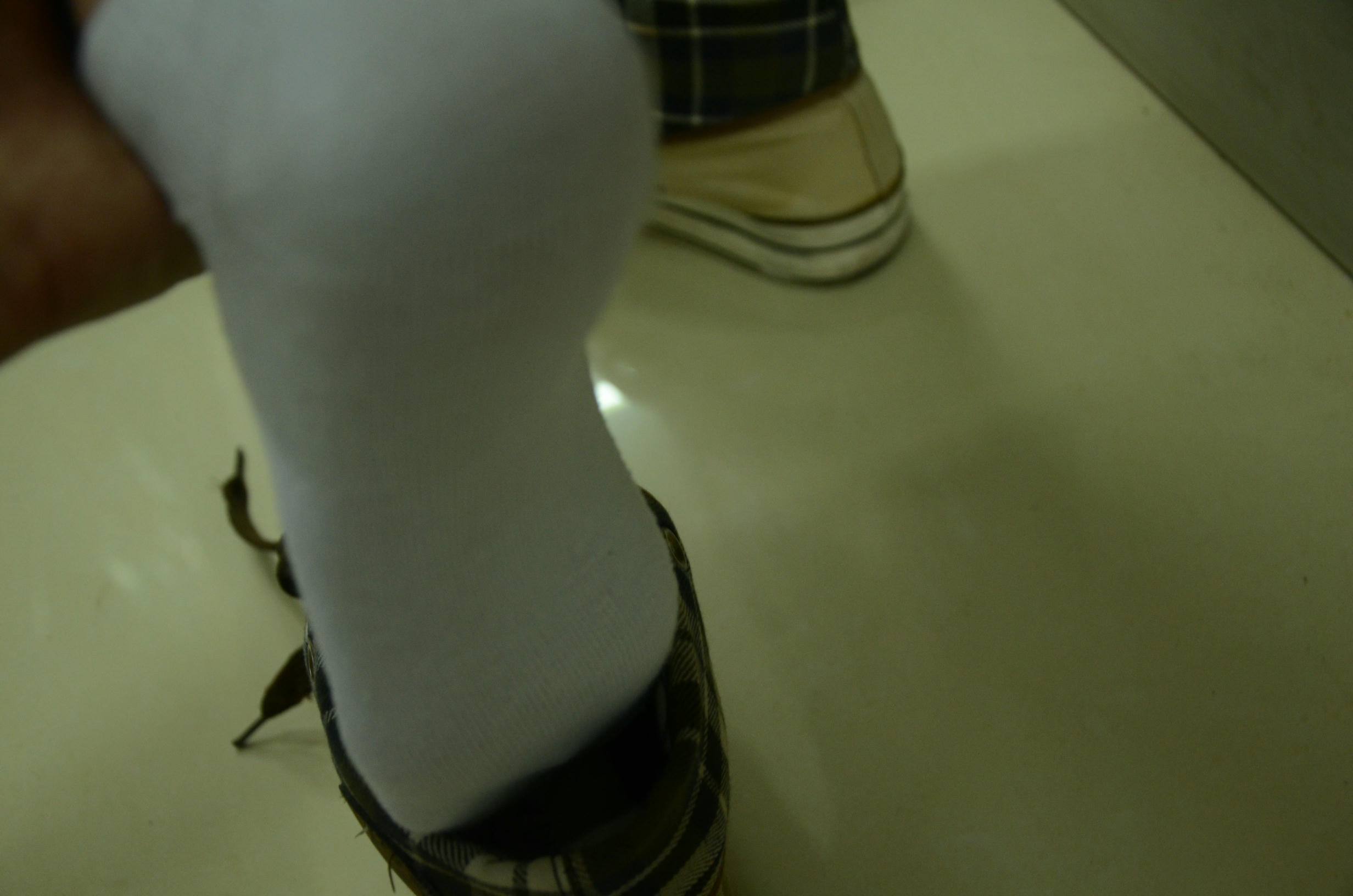 [战前女神] 恋足美腿棉袜女神级摄影套图 081 [104P-153MB]_第2集