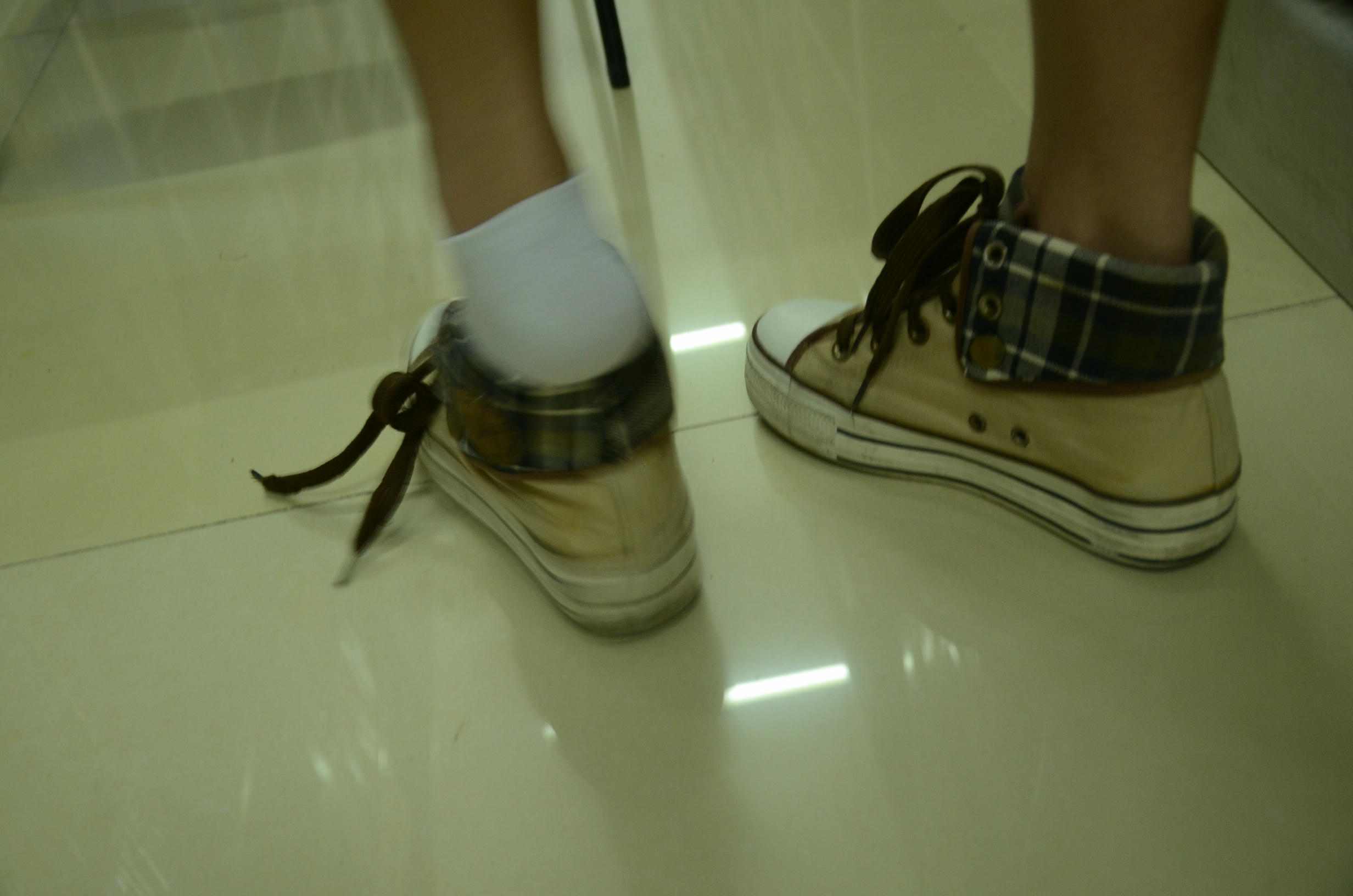 [战前女神] 恋足美腿棉袜女神级摄影套图 081 [104P-153MB]_第3集