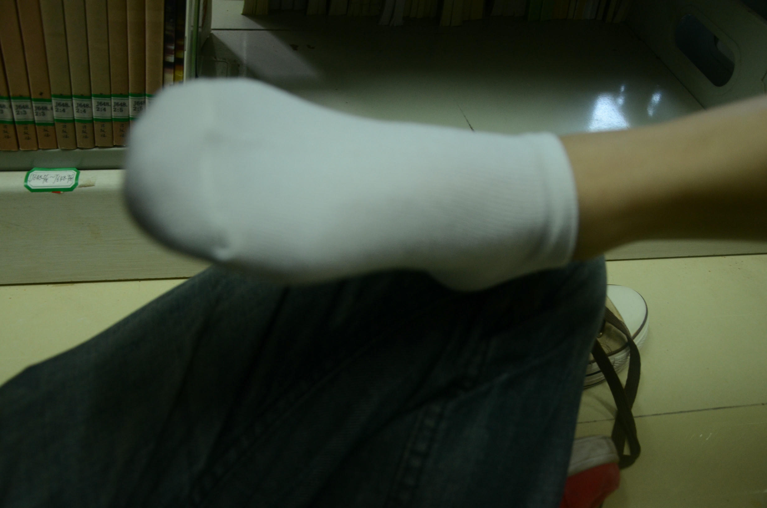 [战前女神] 恋足美腿棉袜女神级摄影套图 081 [104P-153MB]_第3集