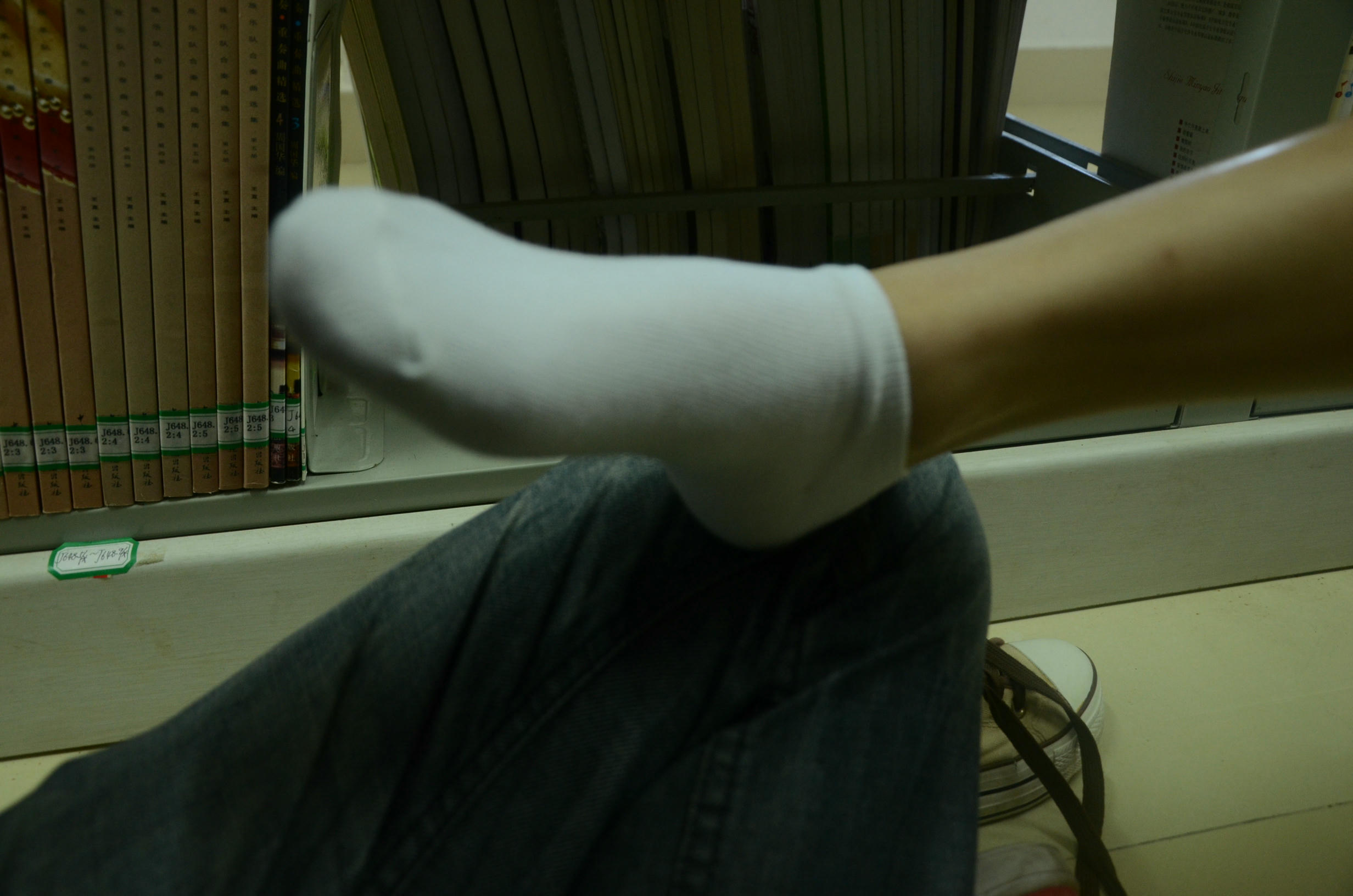 [战前女神] 恋足美腿棉袜女神级摄影套图 081 [104P-153MB]_第3集