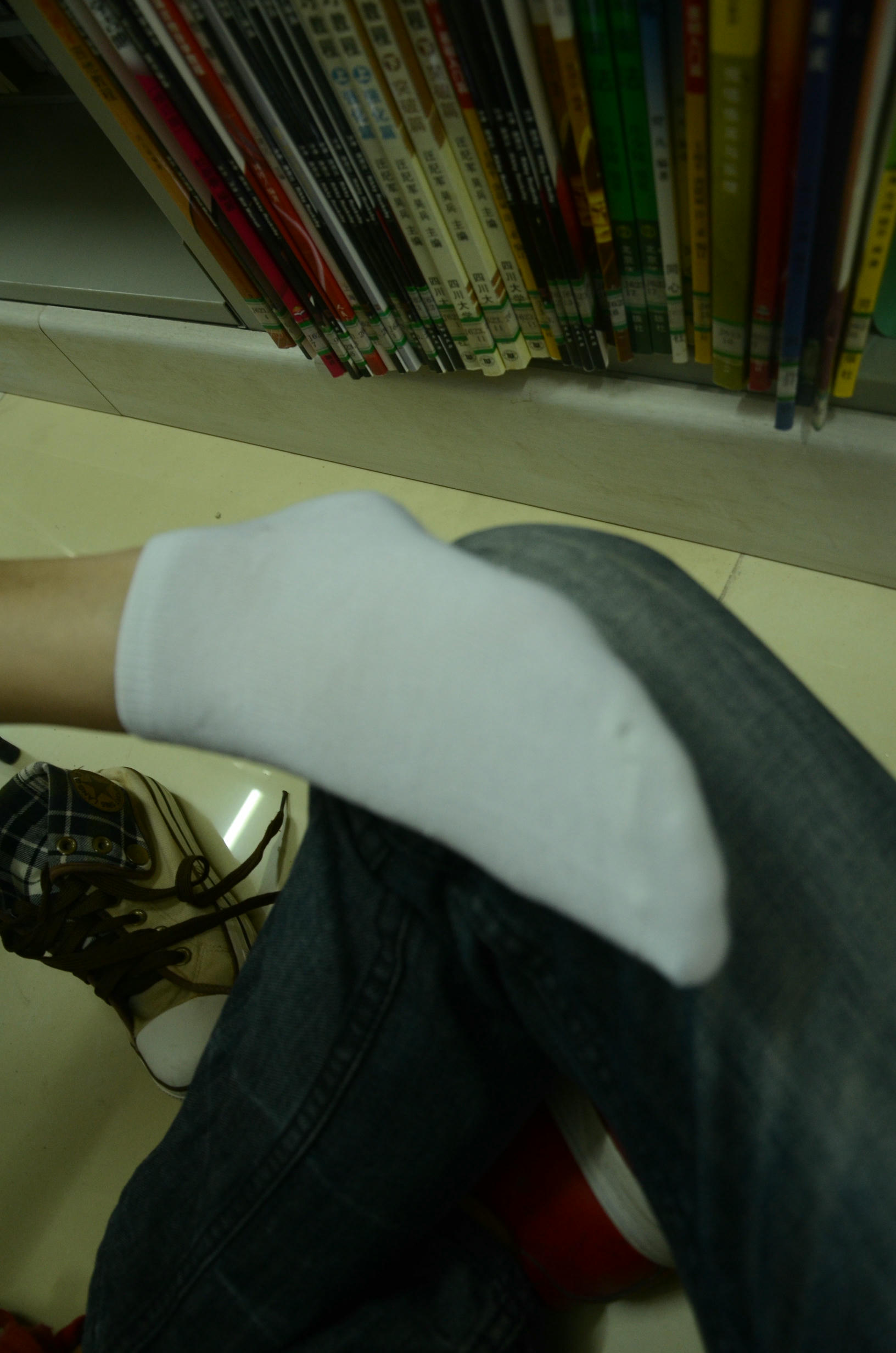 [战前女神] 恋足美腿棉袜女神级摄影套图 081 [104P-153MB]_第5集