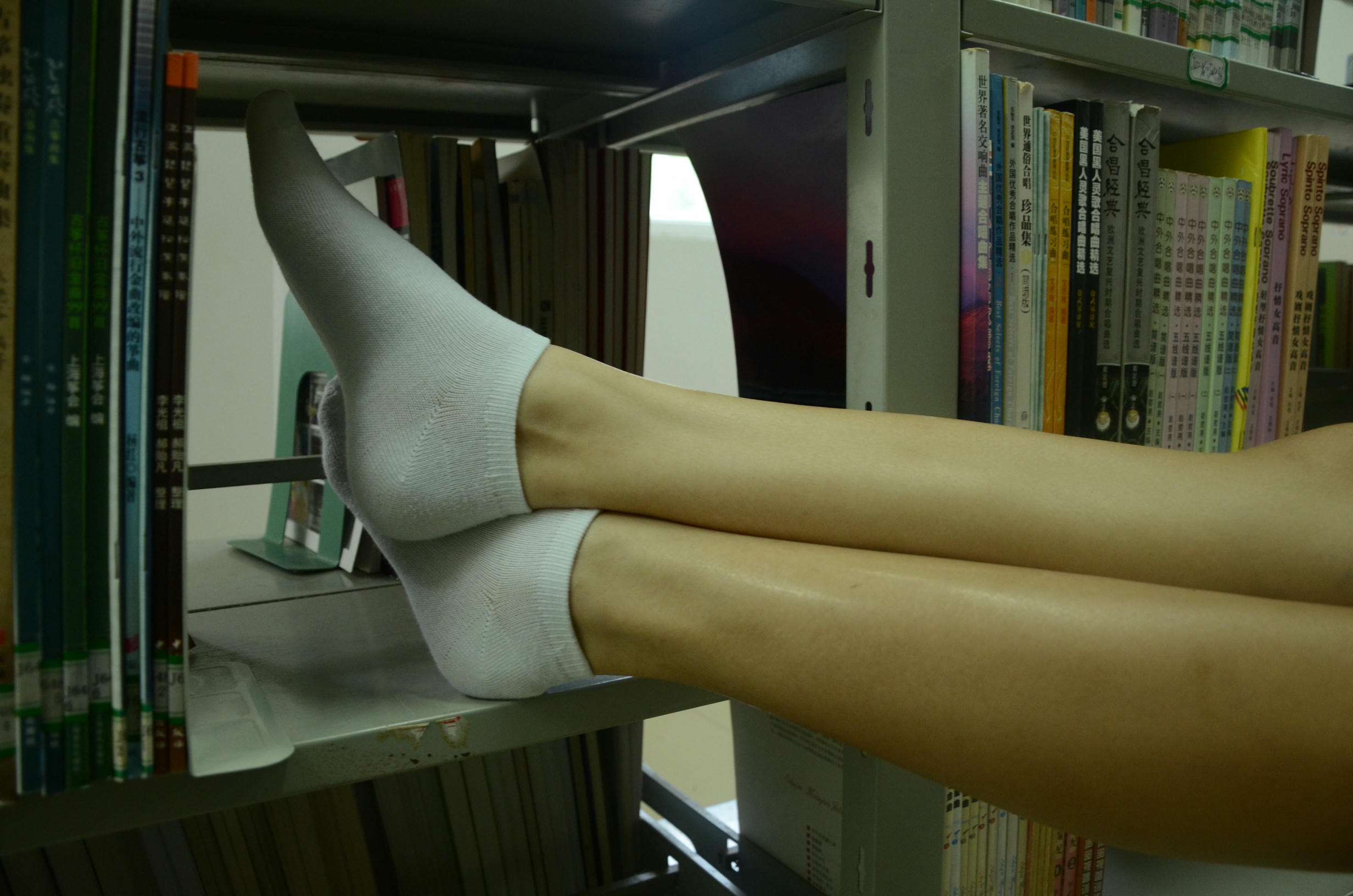 [战前女神] 恋足美腿棉袜女神级摄影套图 081 [104P-153MB]_第5集