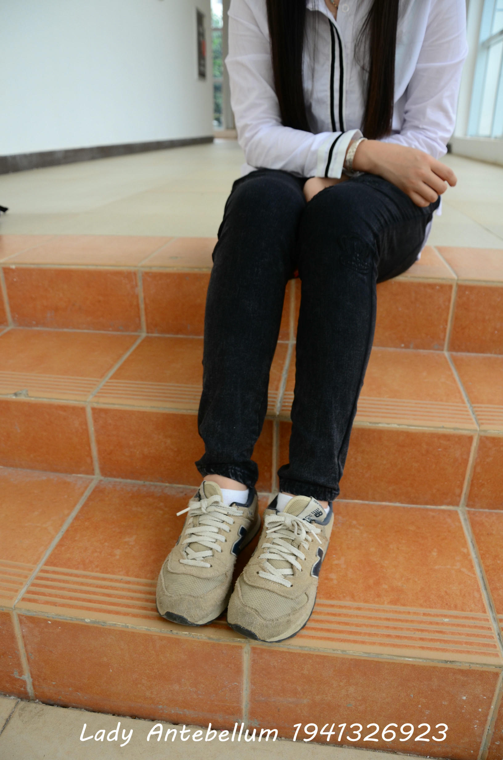 [战前女神] 恋足美腿棉袜女神级摄影套图 083 [72P-141MB]_第1集