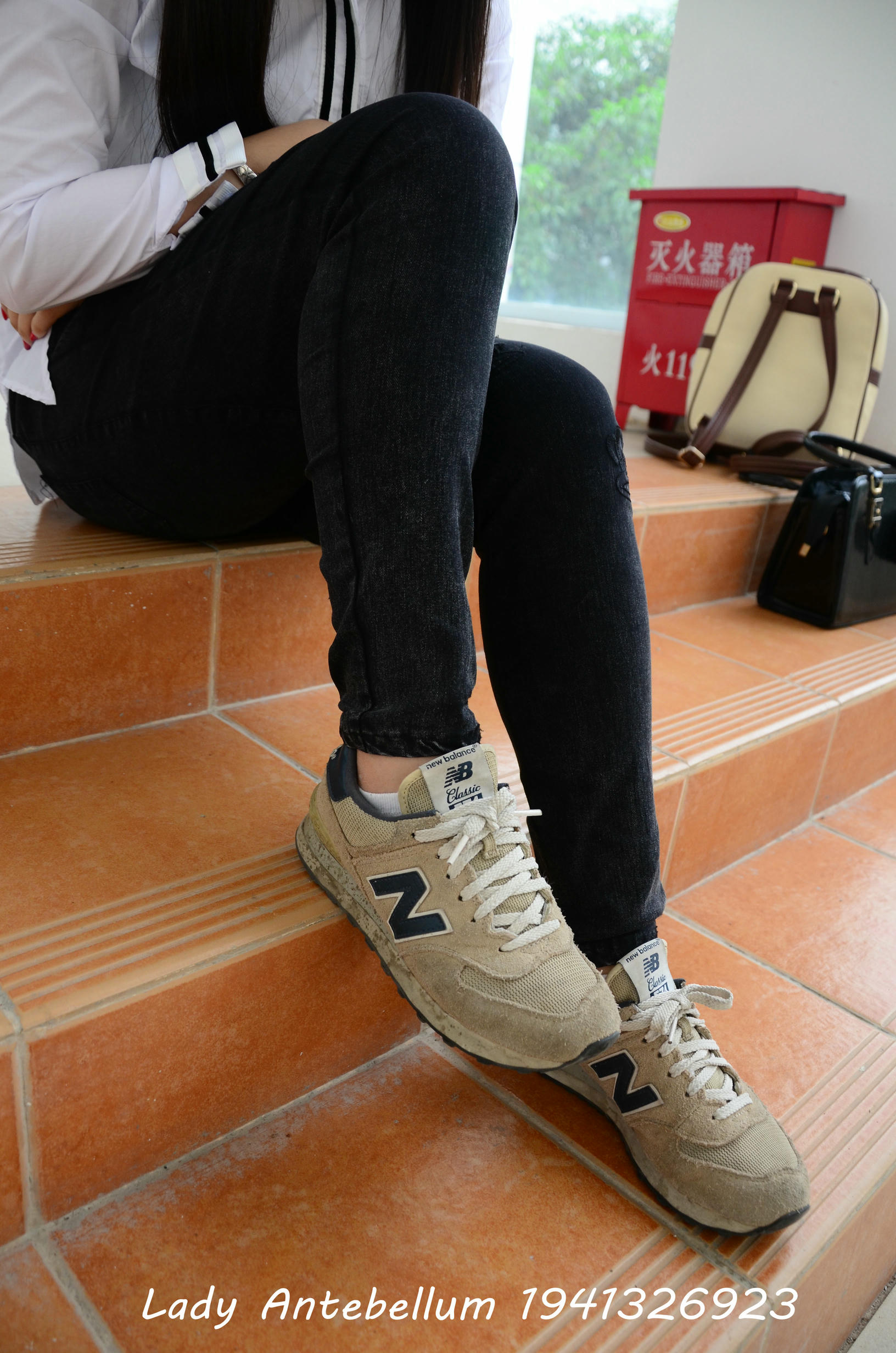 [战前女神] 恋足美腿棉袜女神级摄影套图 083 [72P-141MB]_第1集