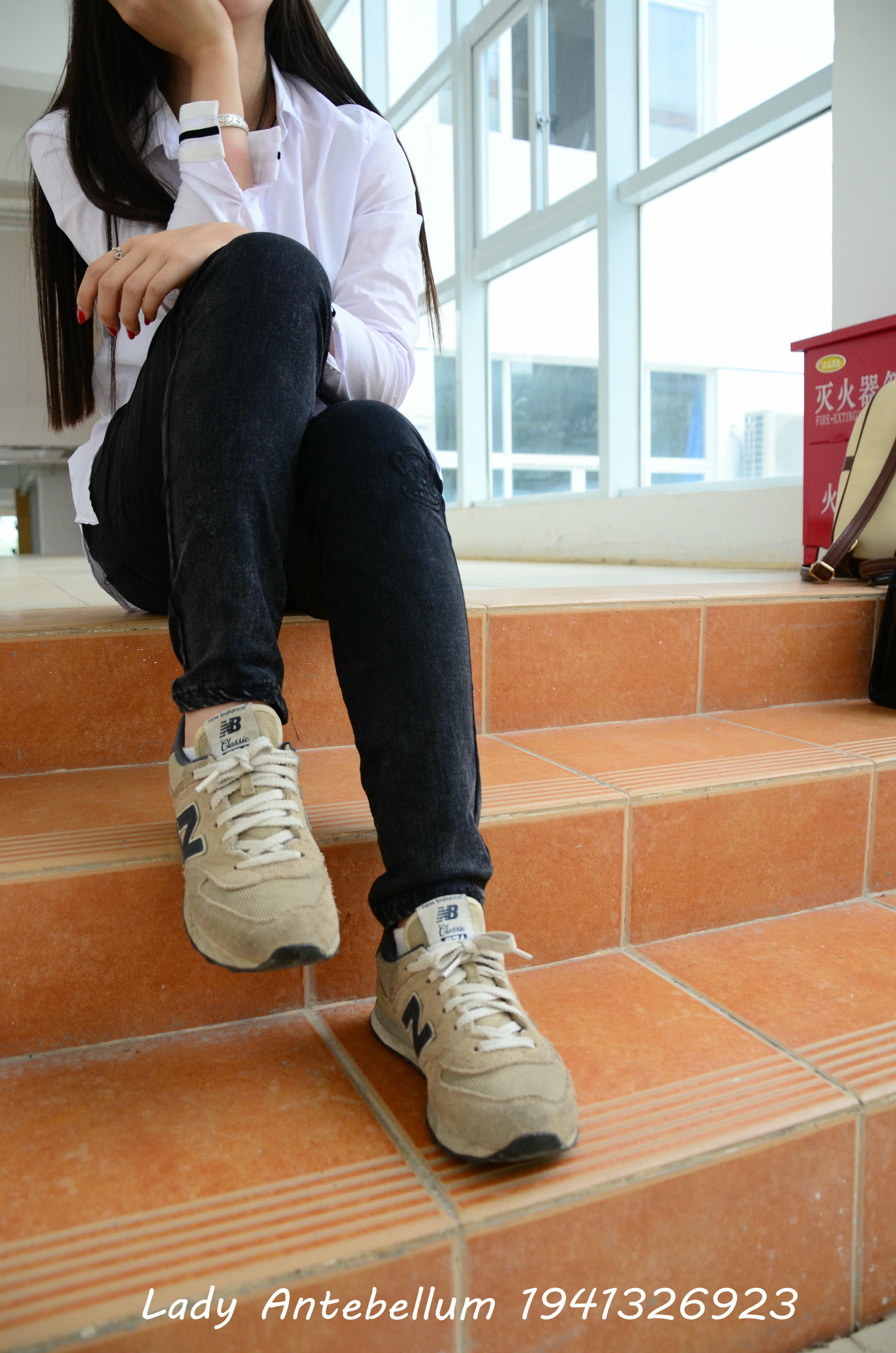 [战前女神] 恋足美腿棉袜女神级摄影套图 083 [72P-141MB]_第1集