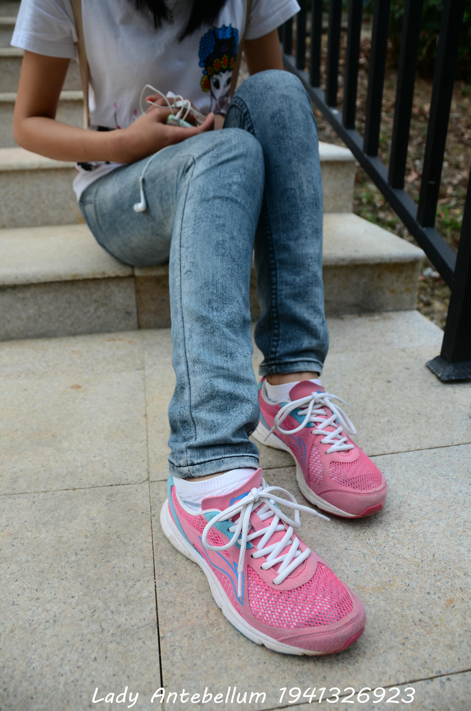 [战前女神] 恋足美腿棉袜女神级摄影套图 084 [53P-139MB]_第1集