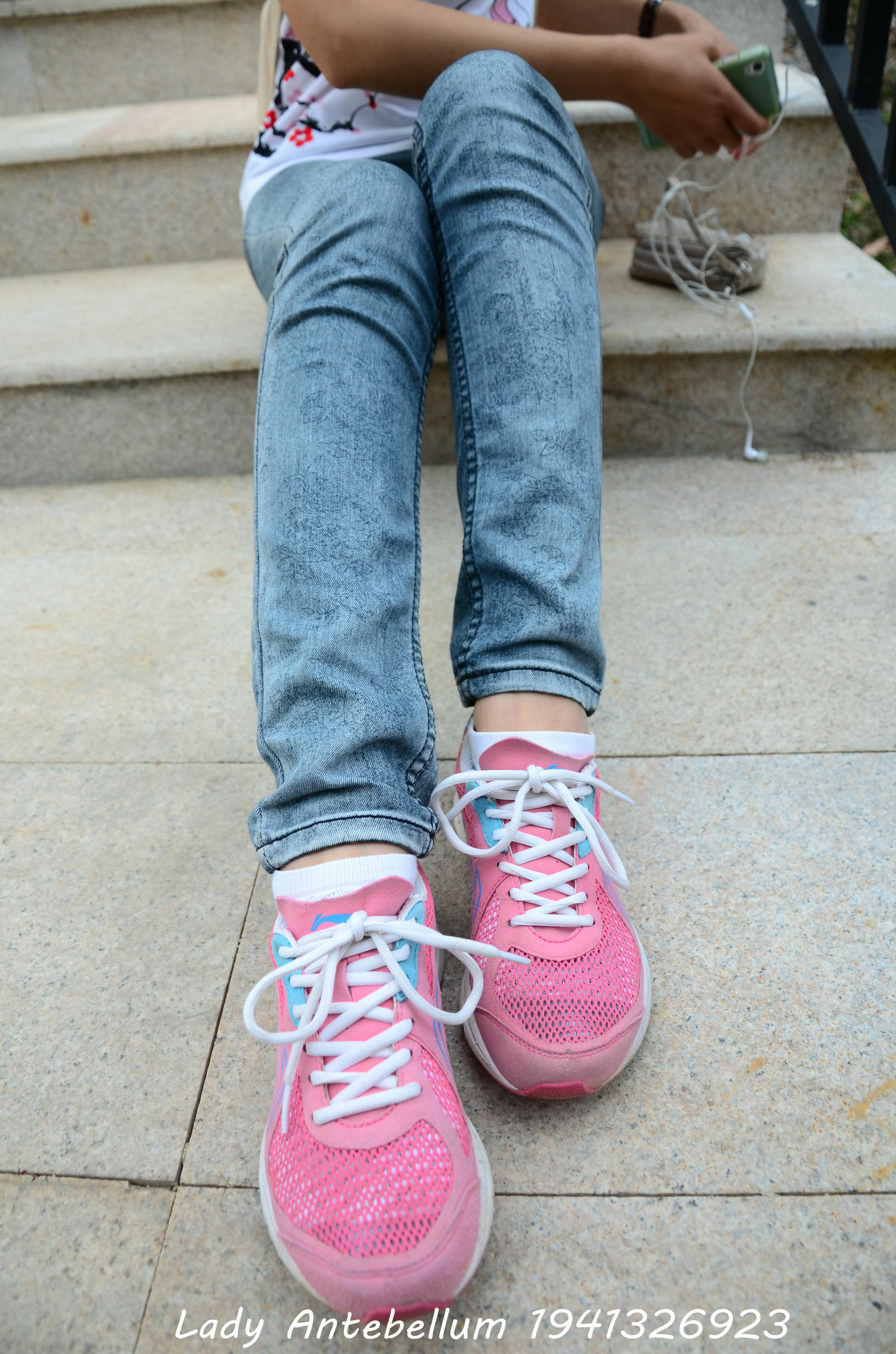 [战前女神] 恋足美腿棉袜女神级摄影套图 084 [53P-139MB]_第1集