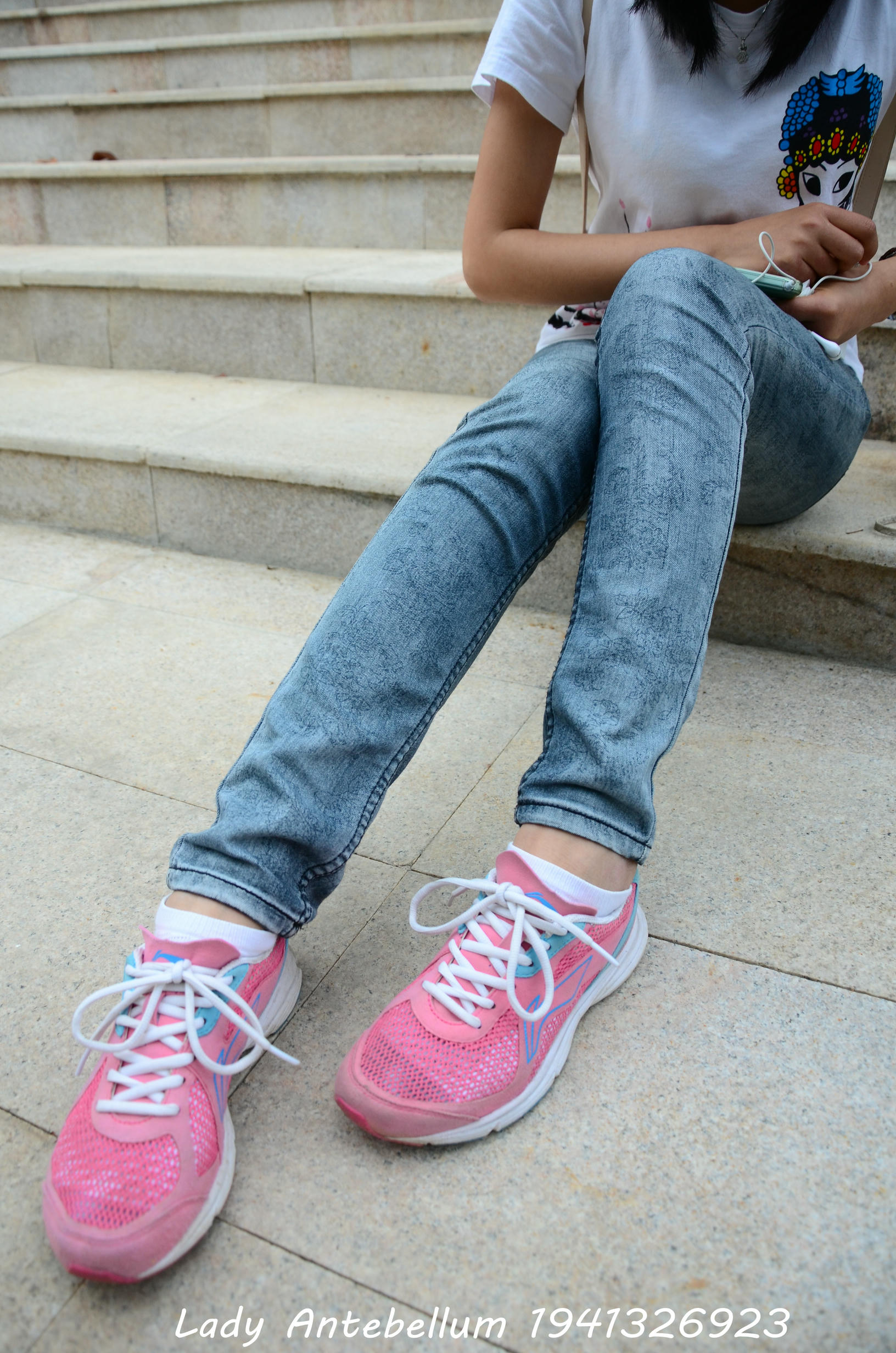 [战前女神] 恋足美腿棉袜女神级摄影套图 084 [53P-139MB]_第1集