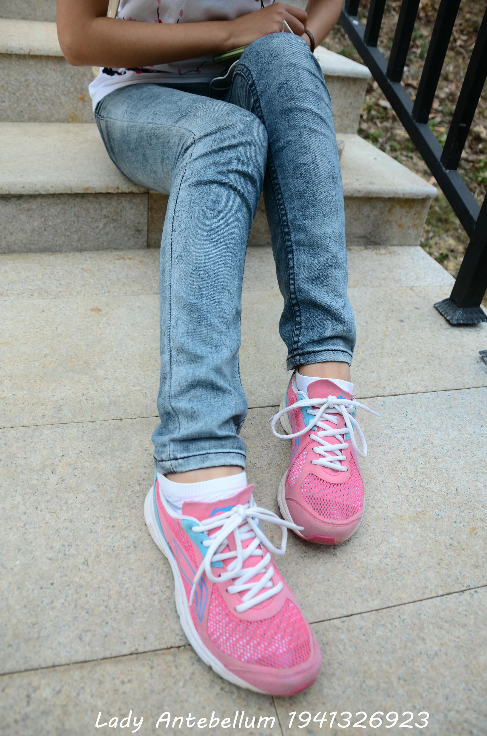 [战前女神] 恋足美腿棉袜女神级摄影套图 084 [53P-139MB]_第1集