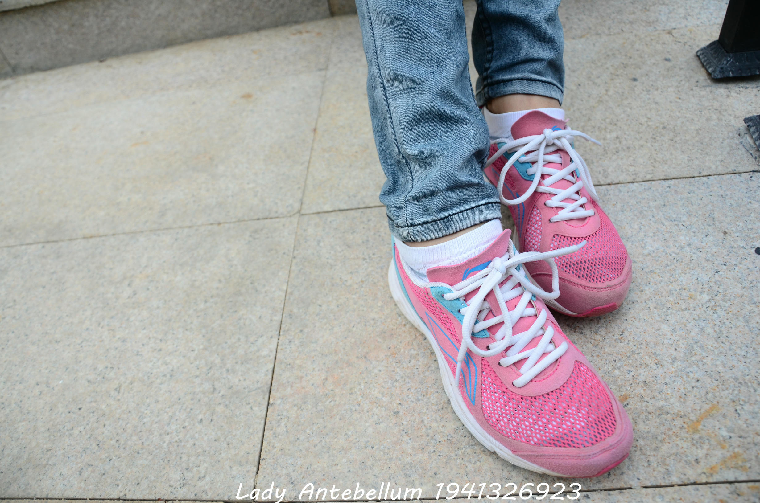 [战前女神] 恋足美腿棉袜女神级摄影套图 084 [53P-139MB]_第1集