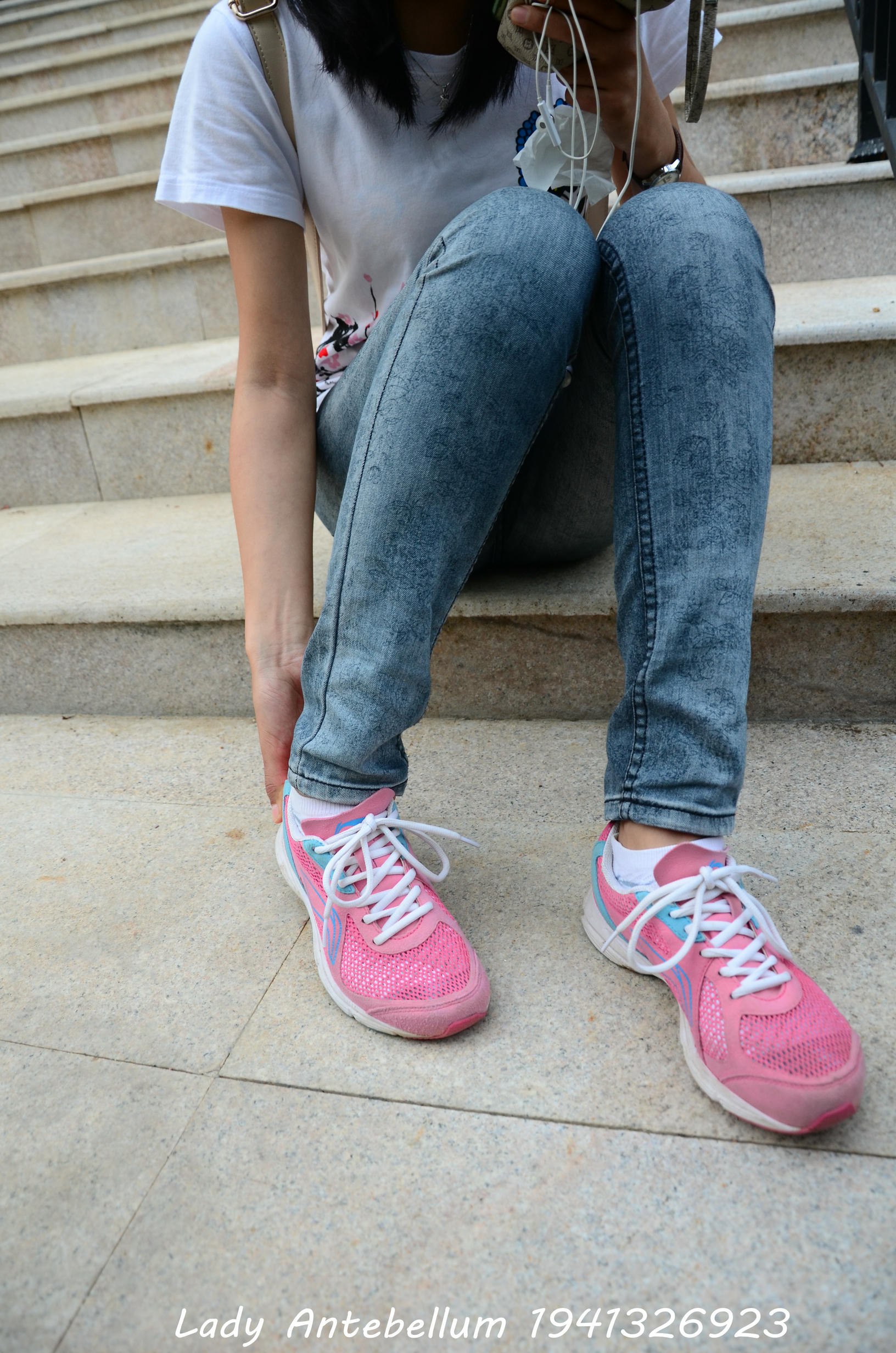 [战前女神] 恋足美腿棉袜女神级摄影套图 084 [53P-139MB]_第1集