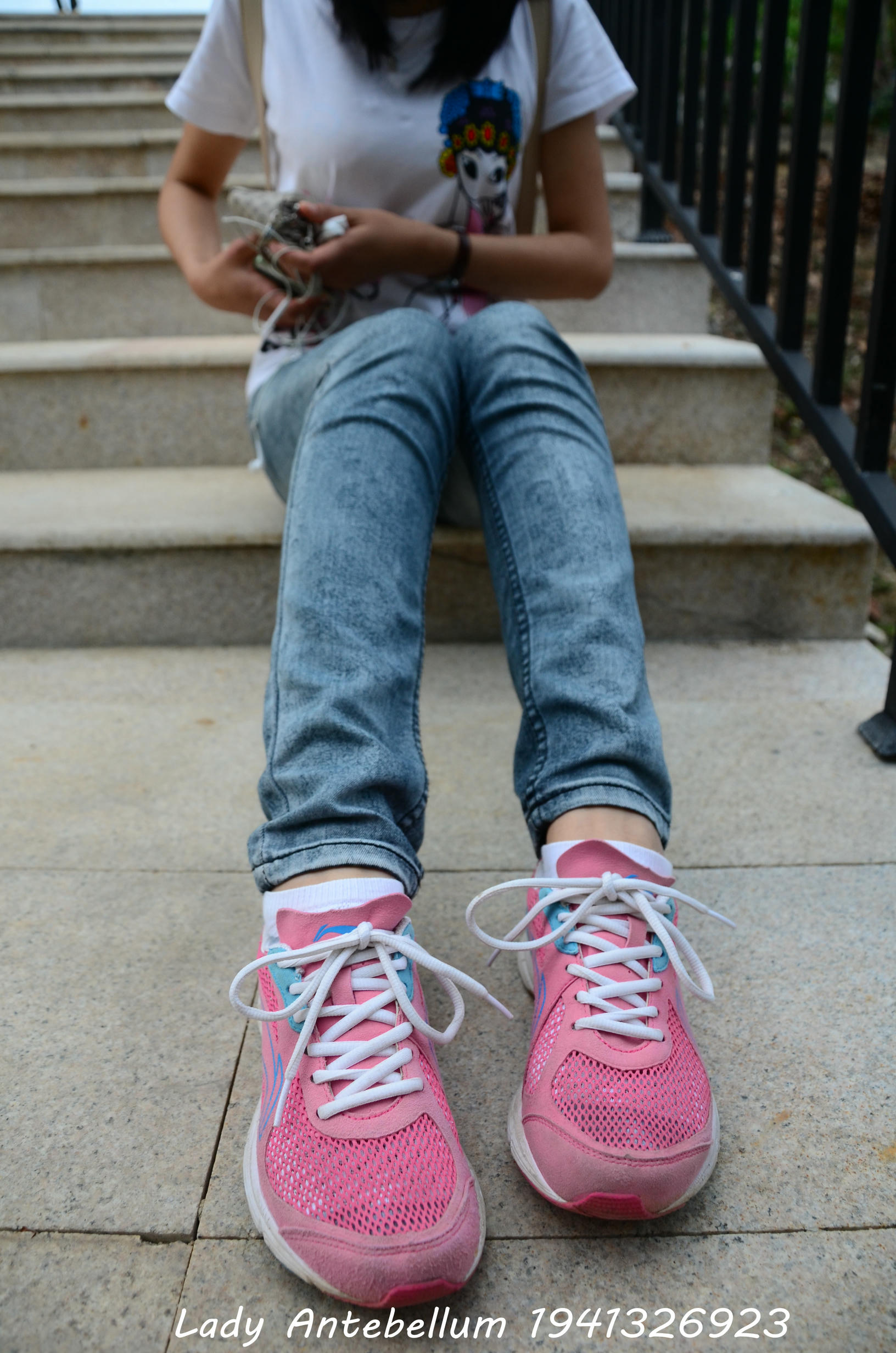 [战前女神] 恋足美腿棉袜女神级摄影套图 084 [53P-139MB]_第1集