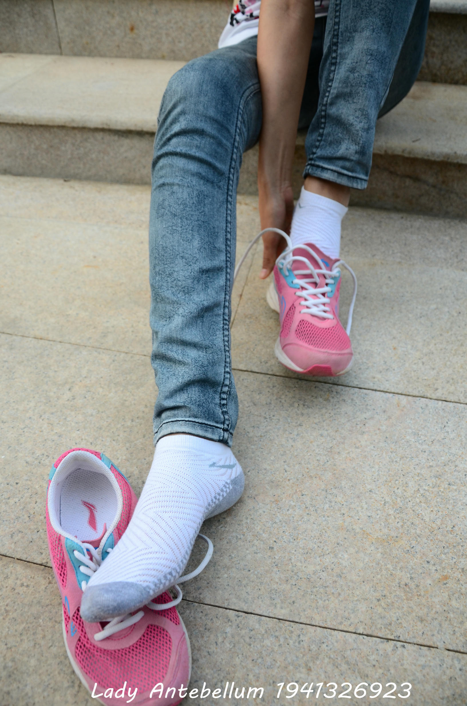 [战前女神] 恋足美腿棉袜女神级摄影套图 084 [53P-139MB]_第2集