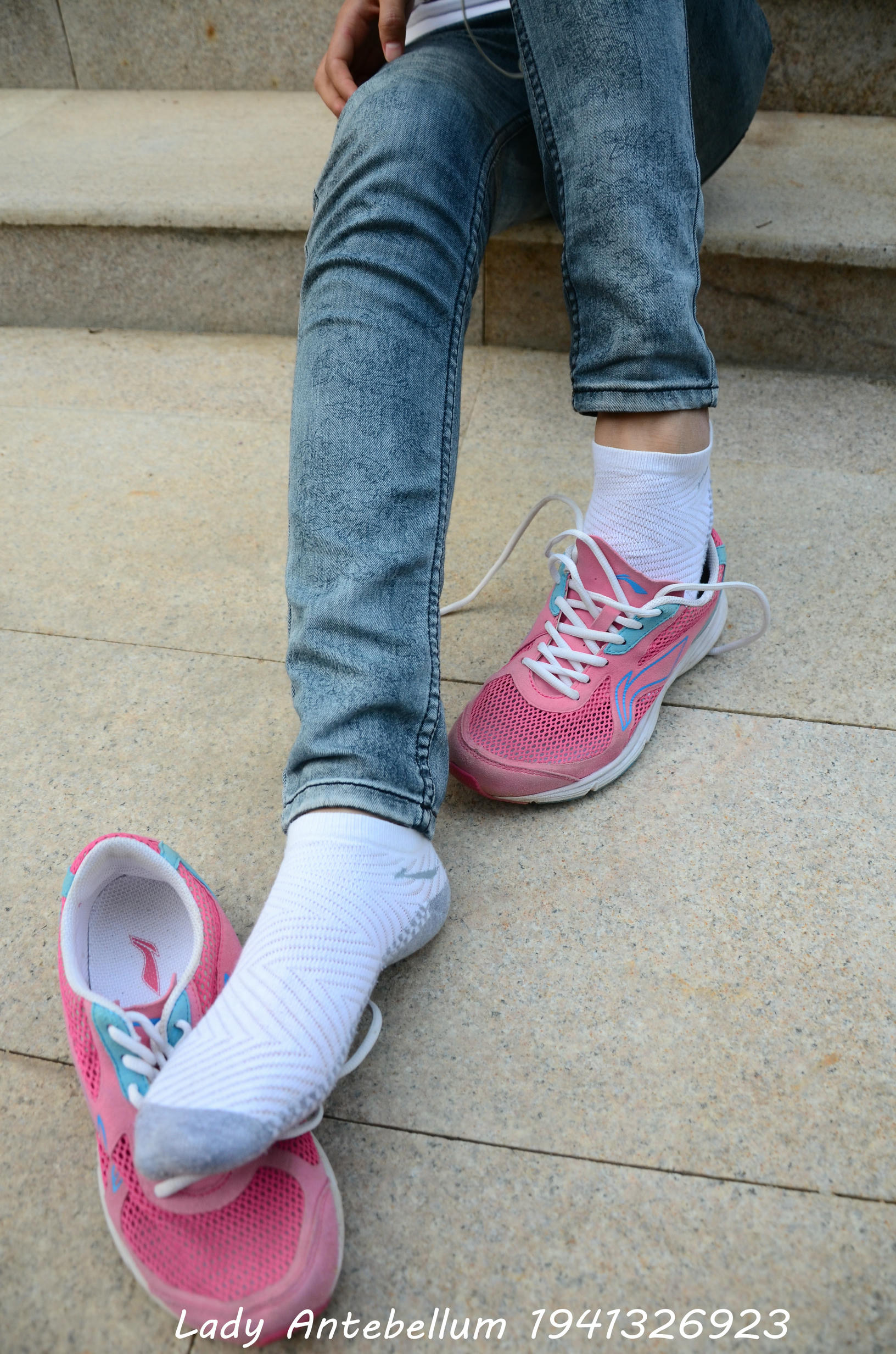 [战前女神] 恋足美腿棉袜女神级摄影套图 084 [53P-139MB]_第2集