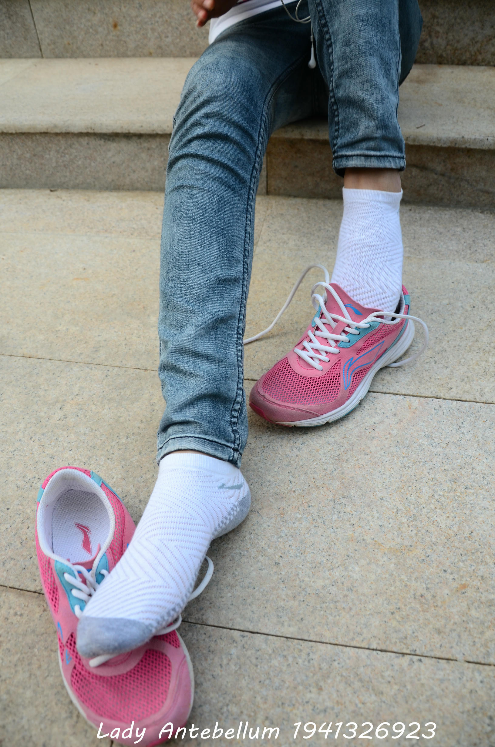 [战前女神] 恋足美腿棉袜女神级摄影套图 084 [53P-139MB]_第2集