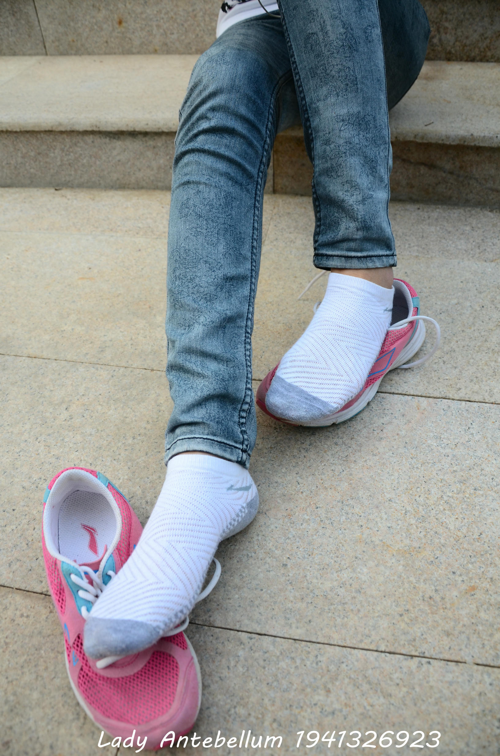 [战前女神] 恋足美腿棉袜女神级摄影套图 084 [53P-139MB]_第2集