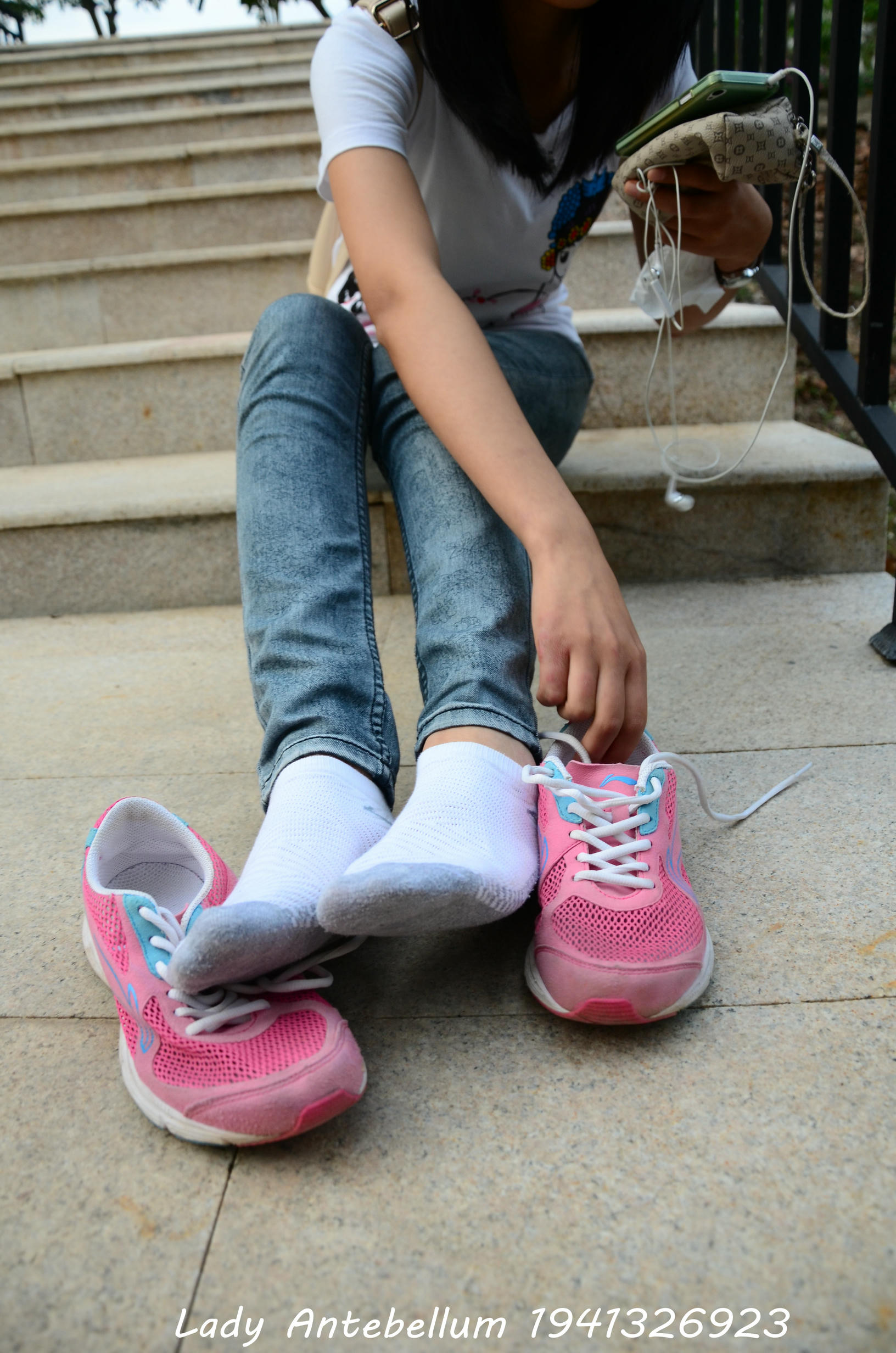 [战前女神] 恋足美腿棉袜女神级摄影套图 084 [53P-139MB]_第2集