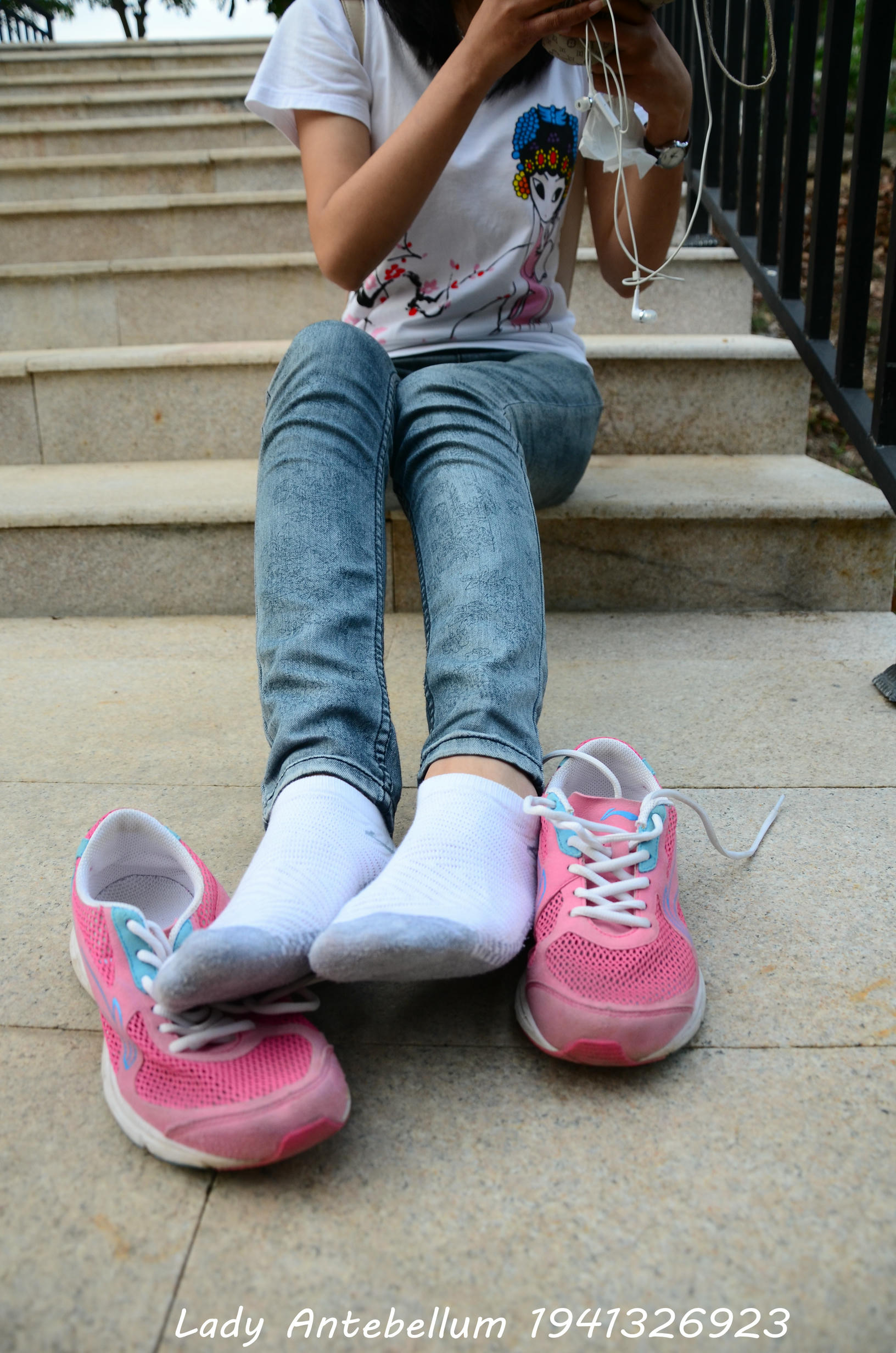 [战前女神] 恋足美腿棉袜女神级摄影套图 084 [53P-139MB]_第2集