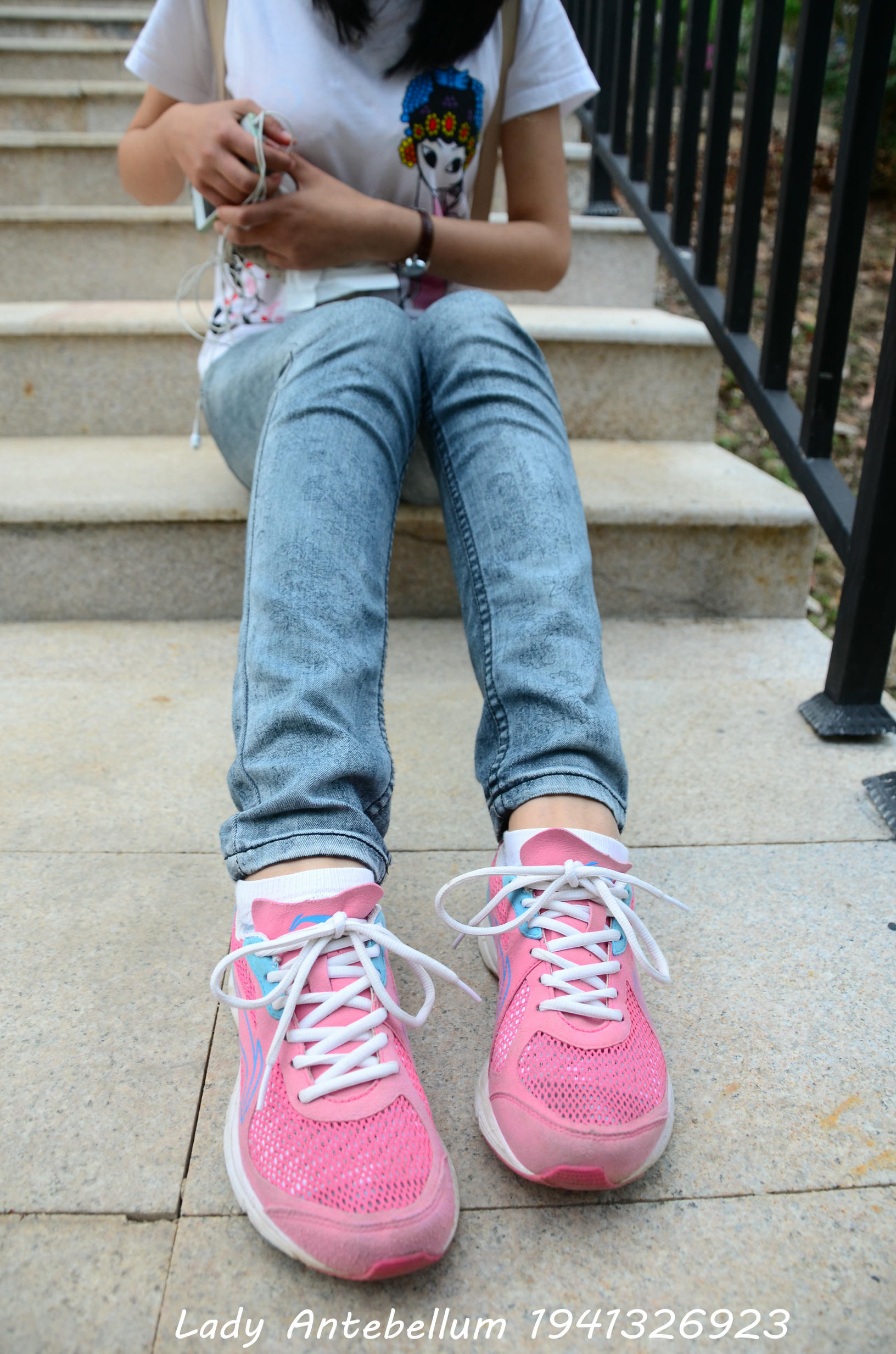 [战前女神] 恋足美腿棉袜女神级摄影套图 084 [53P-139MB]_第1集