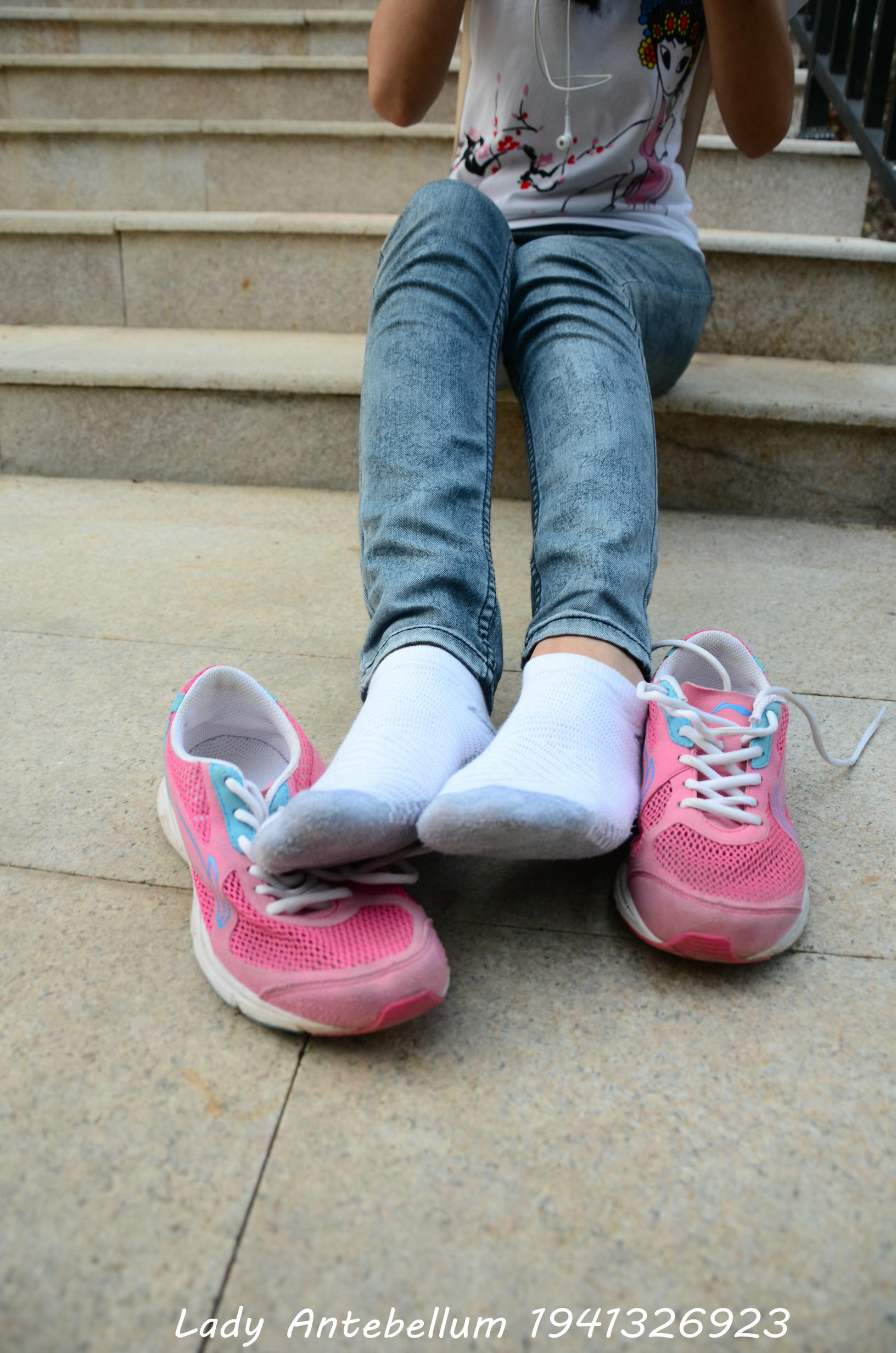 [战前女神] 恋足美腿棉袜女神级摄影套图 084 [53P-139MB]_第2集